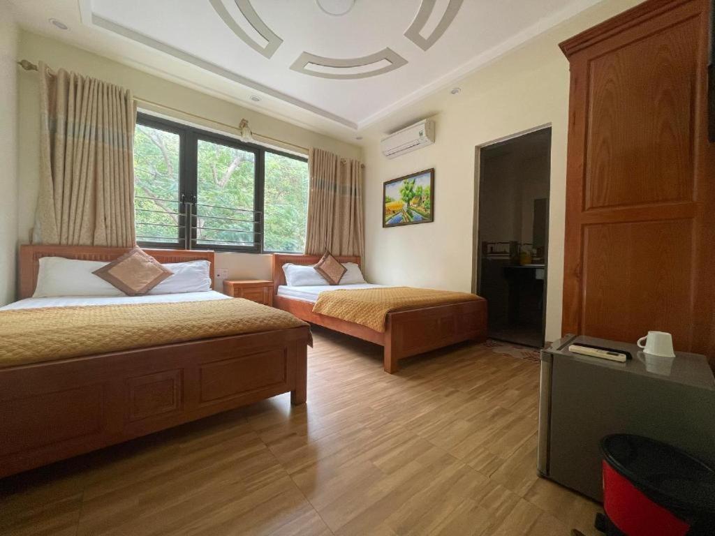 Twin Room with View