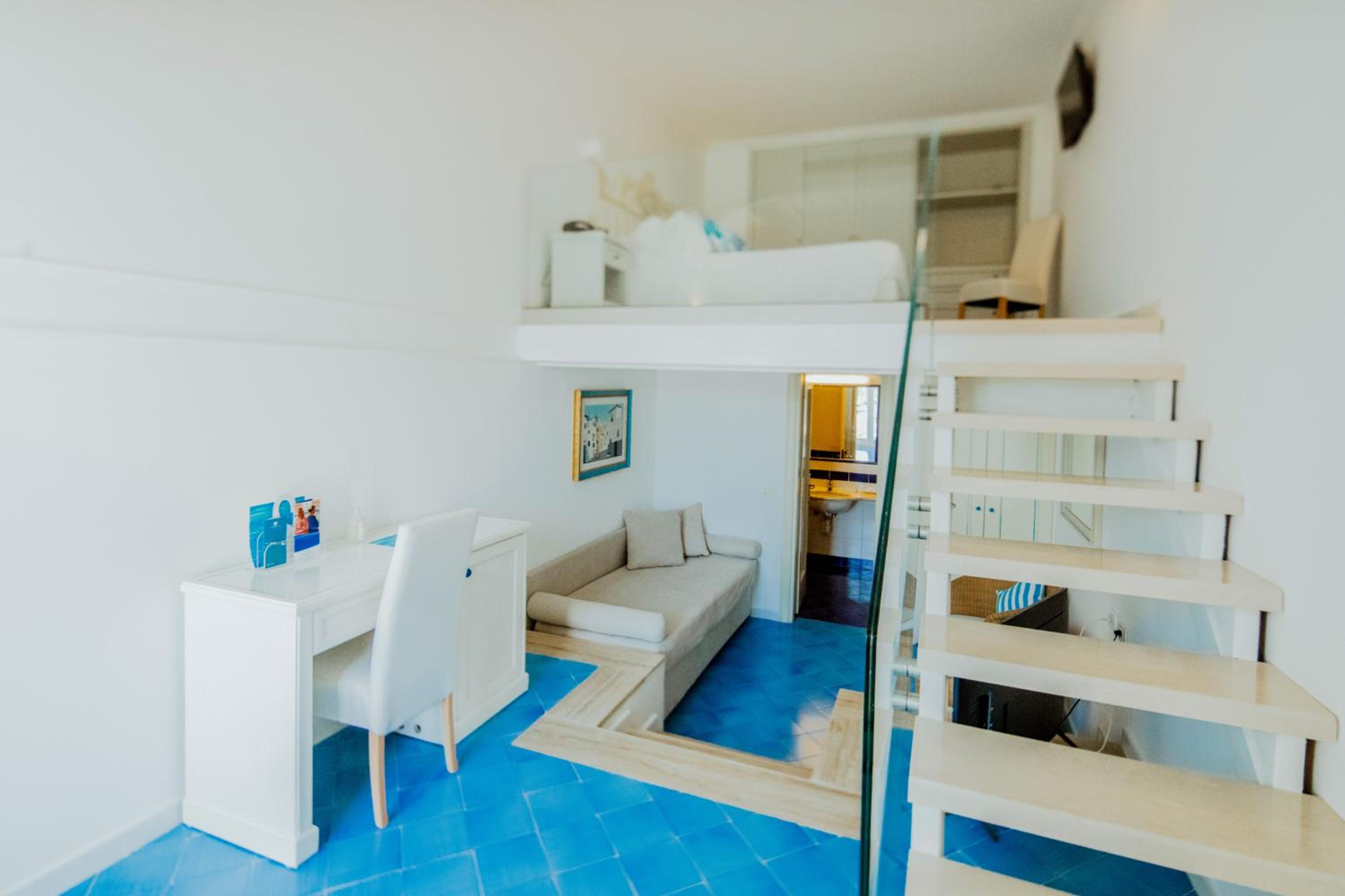 Junior Suite with Sea View photo 3