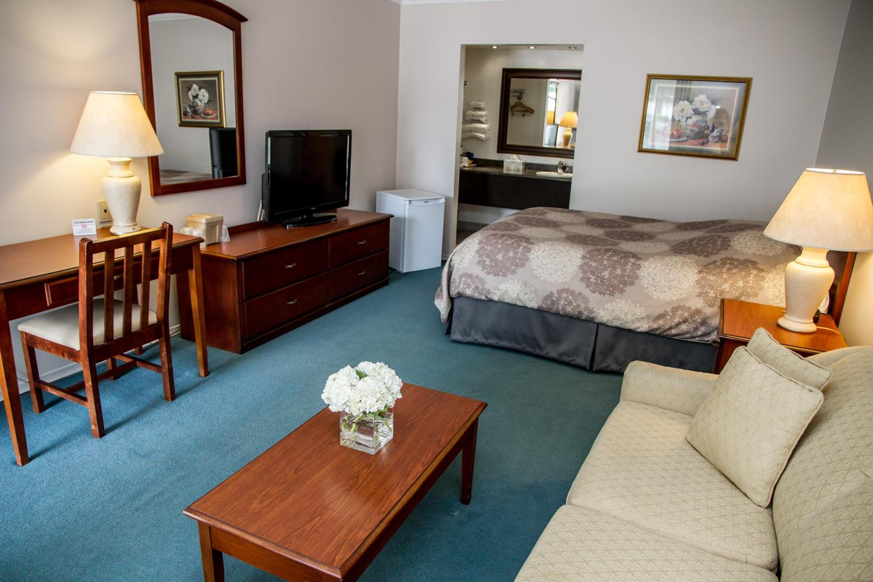 Queen Suite photo 1