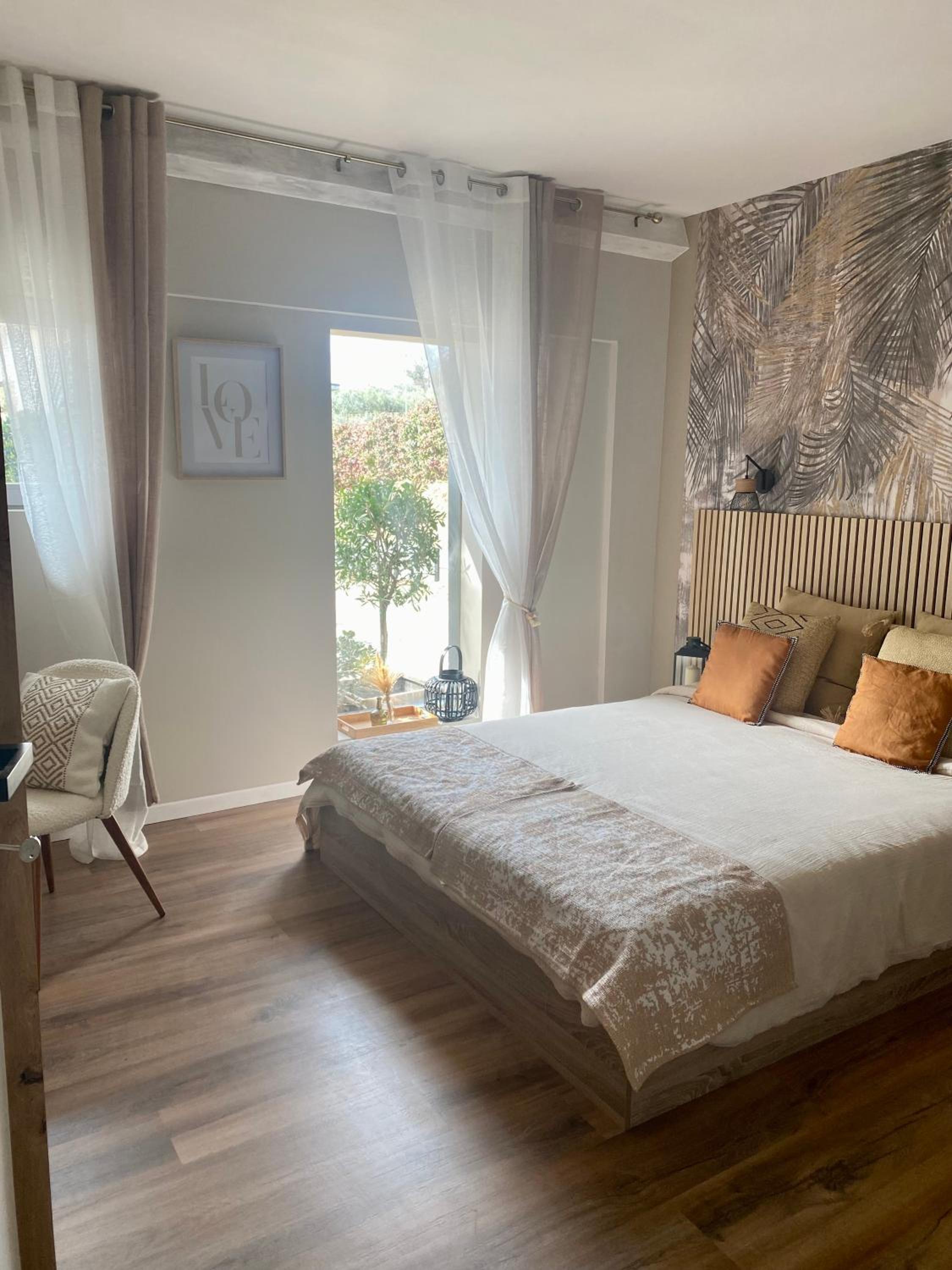 Deluxe Double Room (2 Adults + 1 Child) photo 1