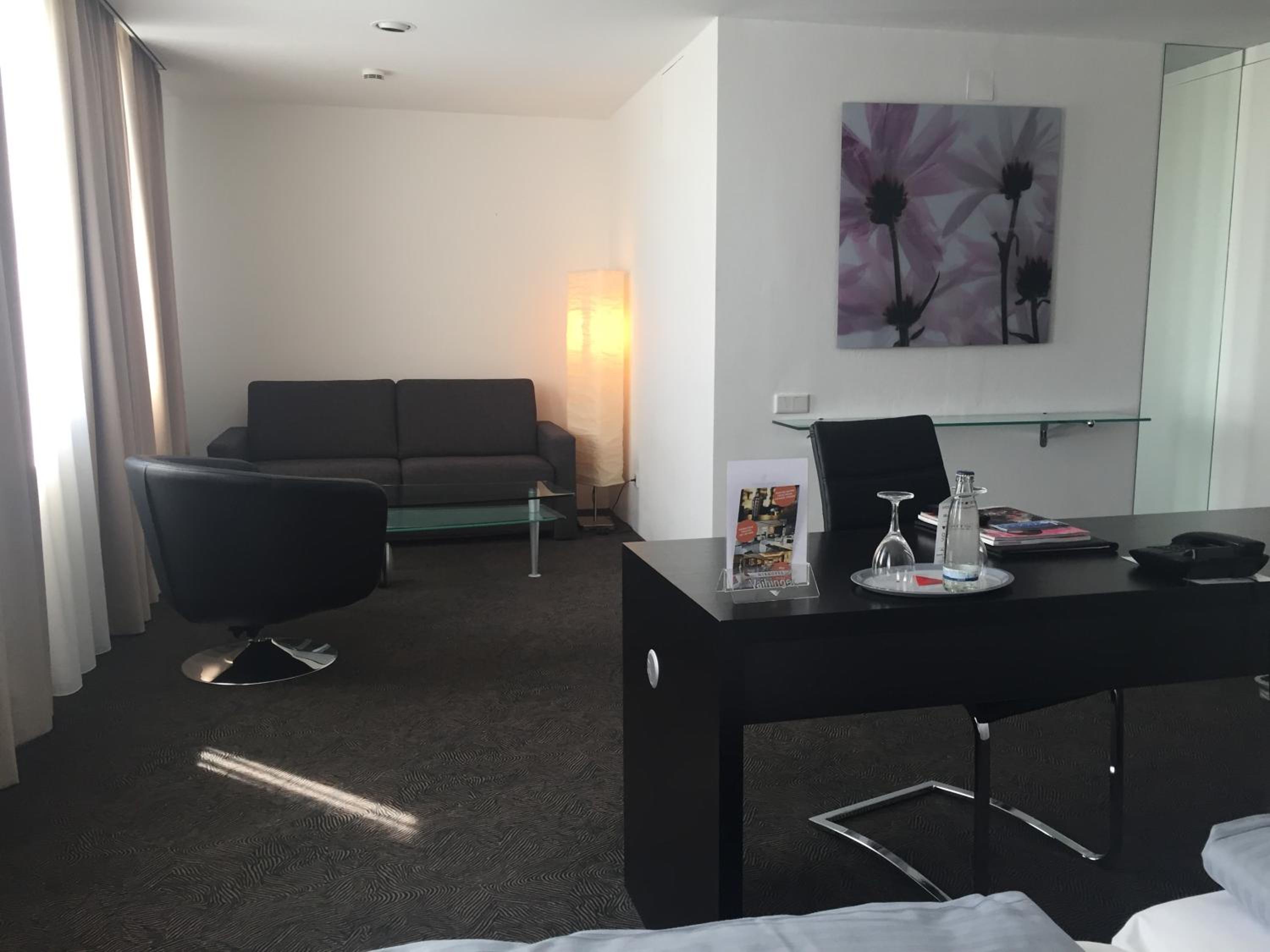 Business Suite - Photo 4