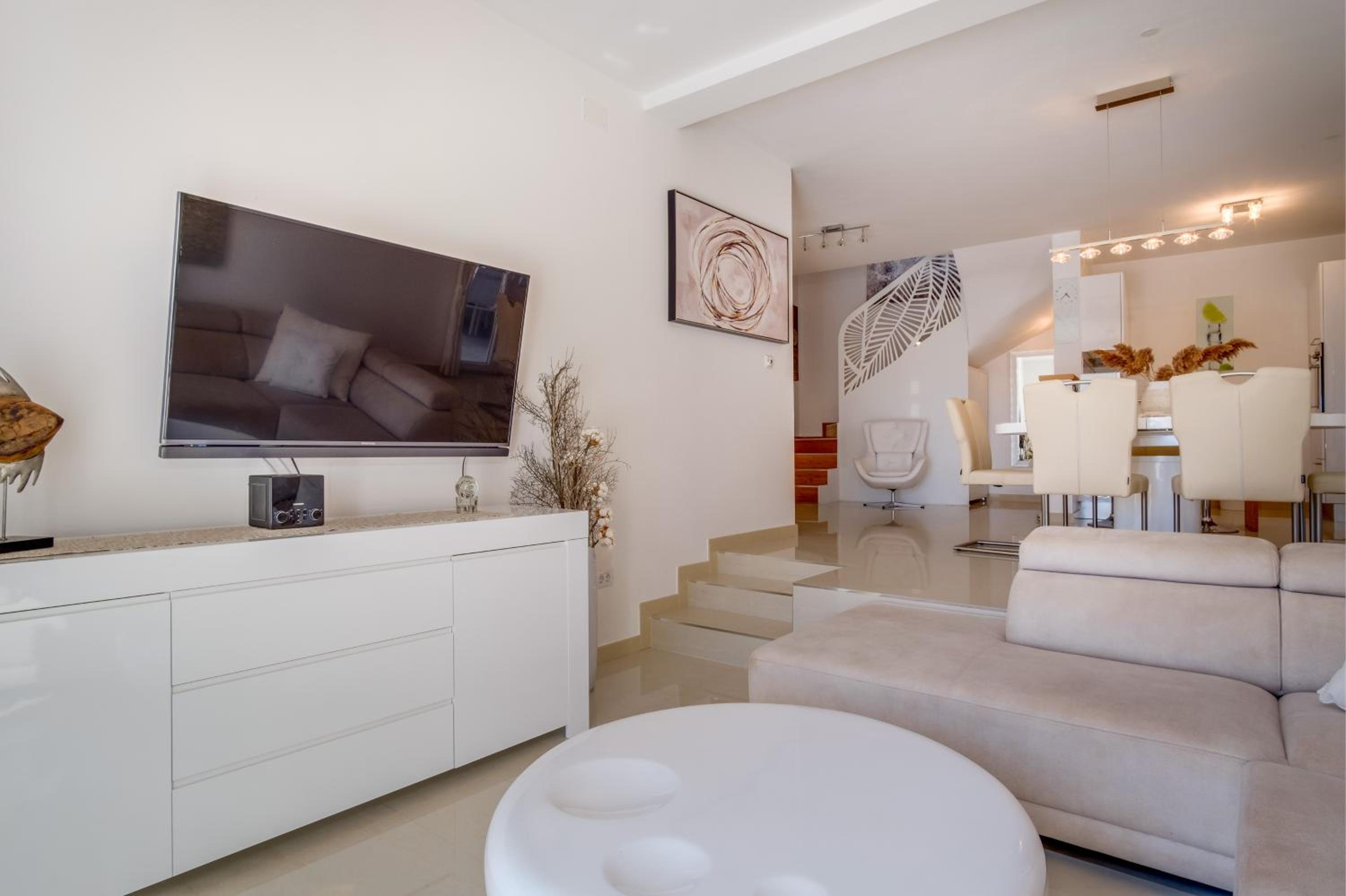 Three-Bedroom Villa photo 1