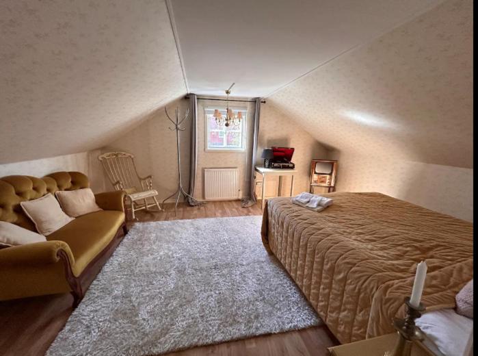 Double Room With Shared Bathroom