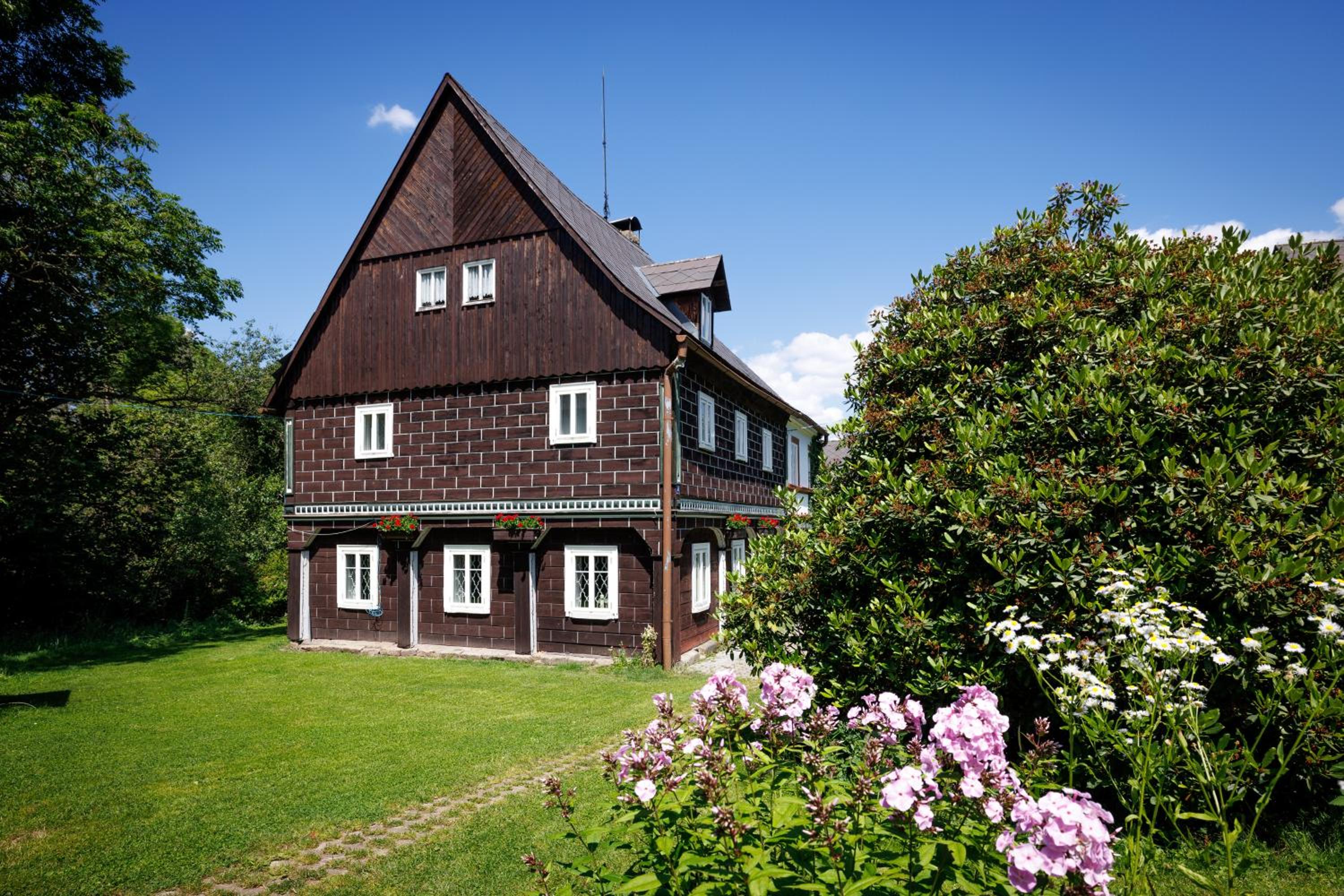Three-Bedroom Chalet photo 1