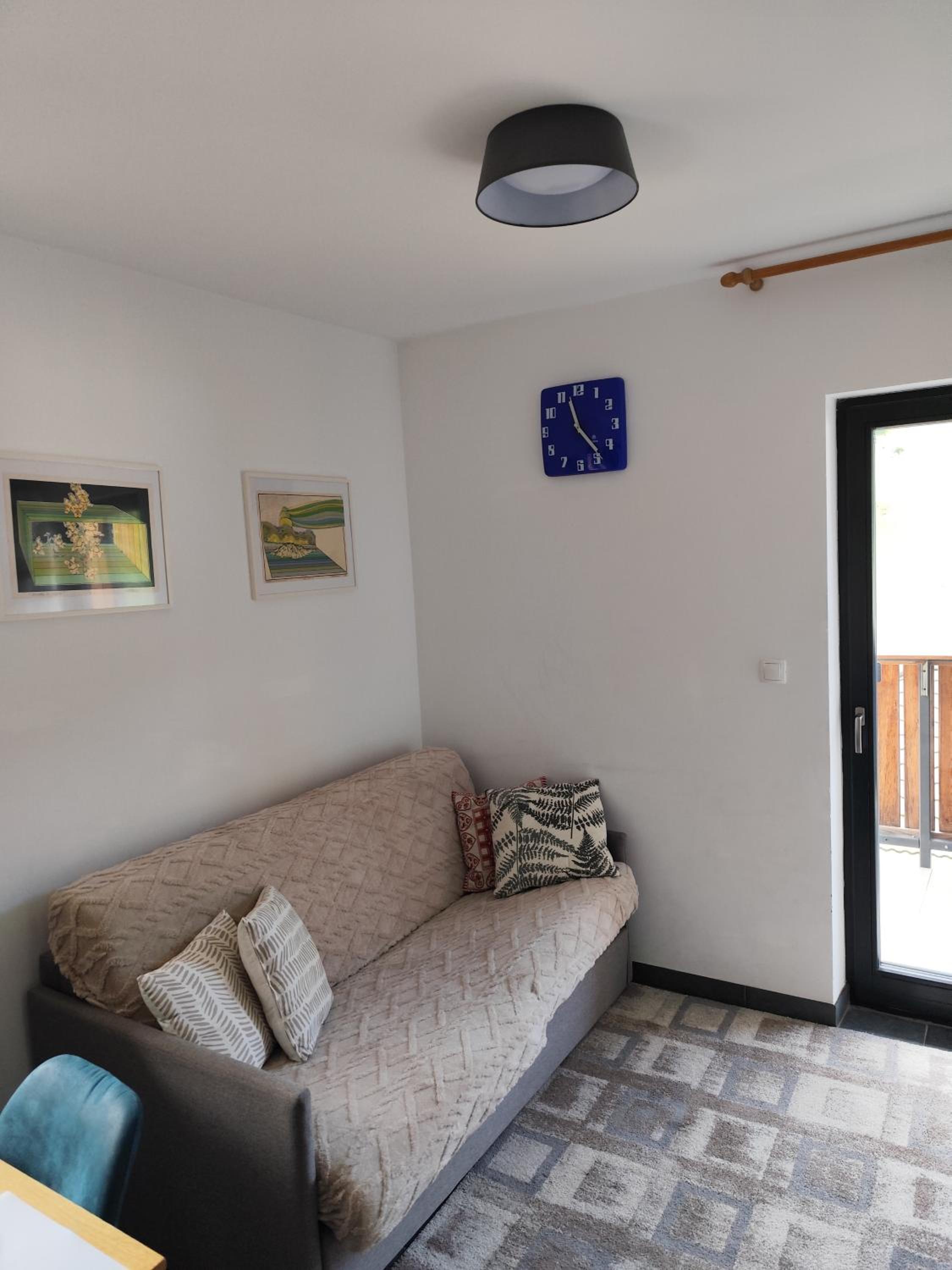 Apartment with Balcony photo 2
