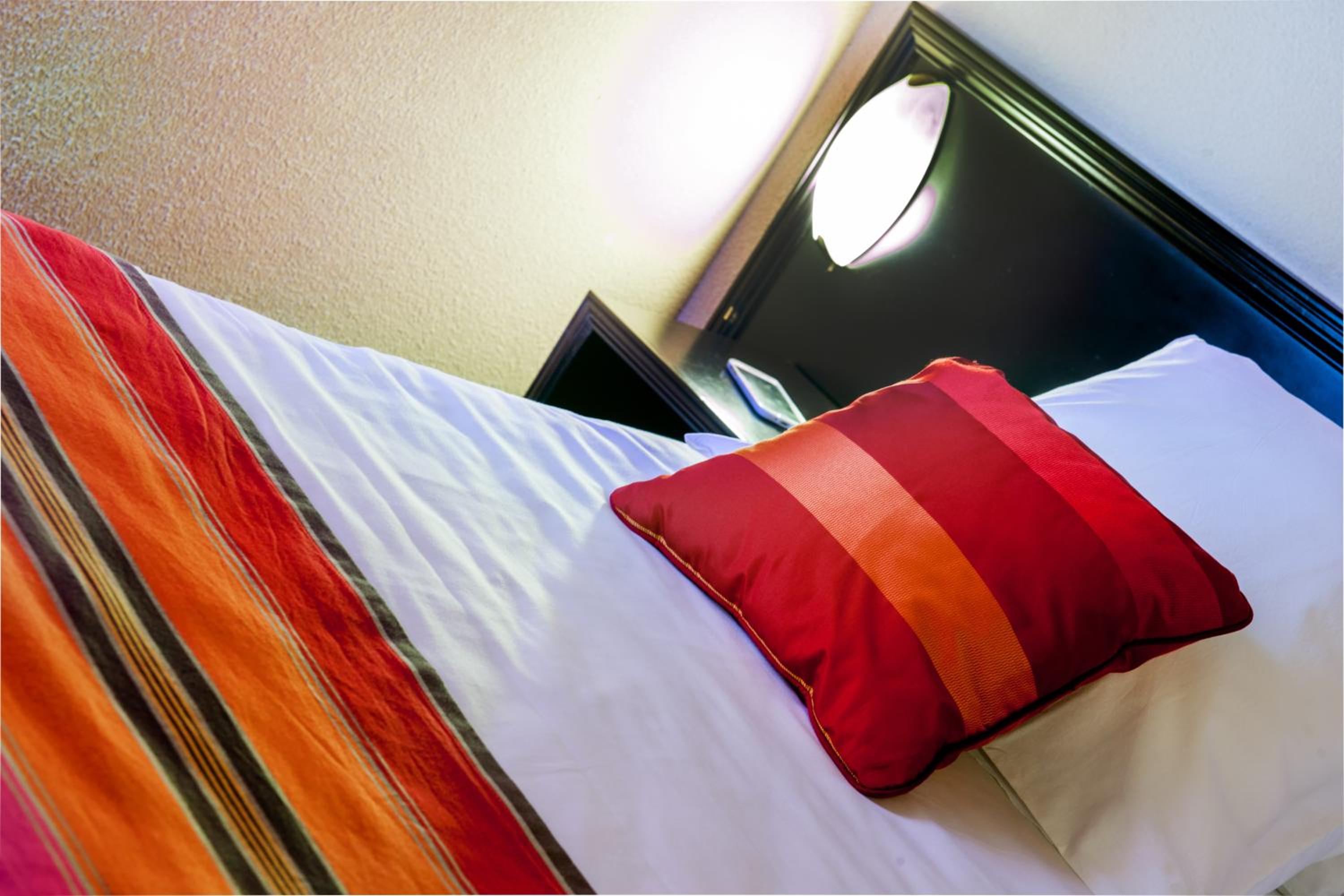 Double or Twin Room - Photo 12