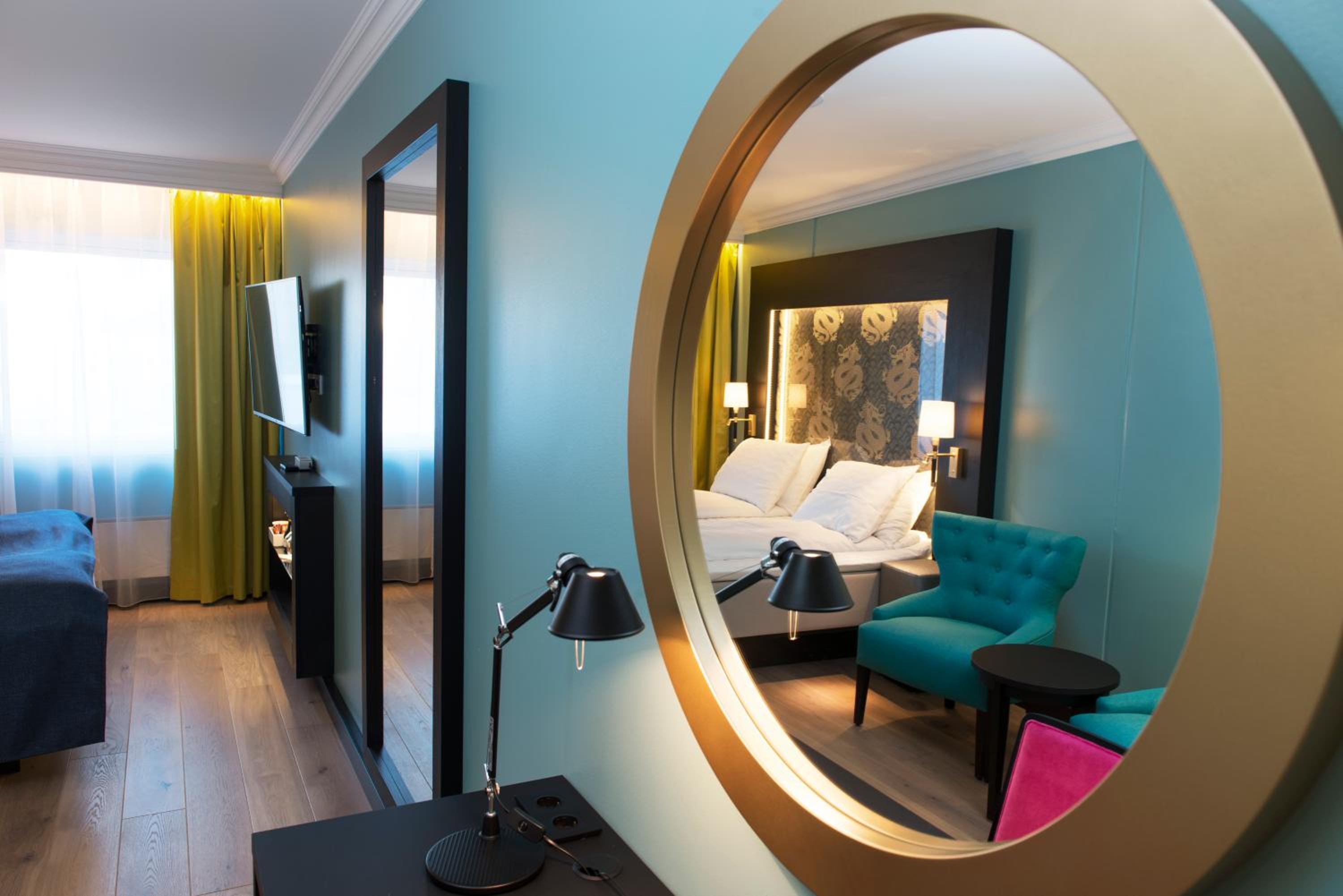 Standard Double Room thumbnail 6