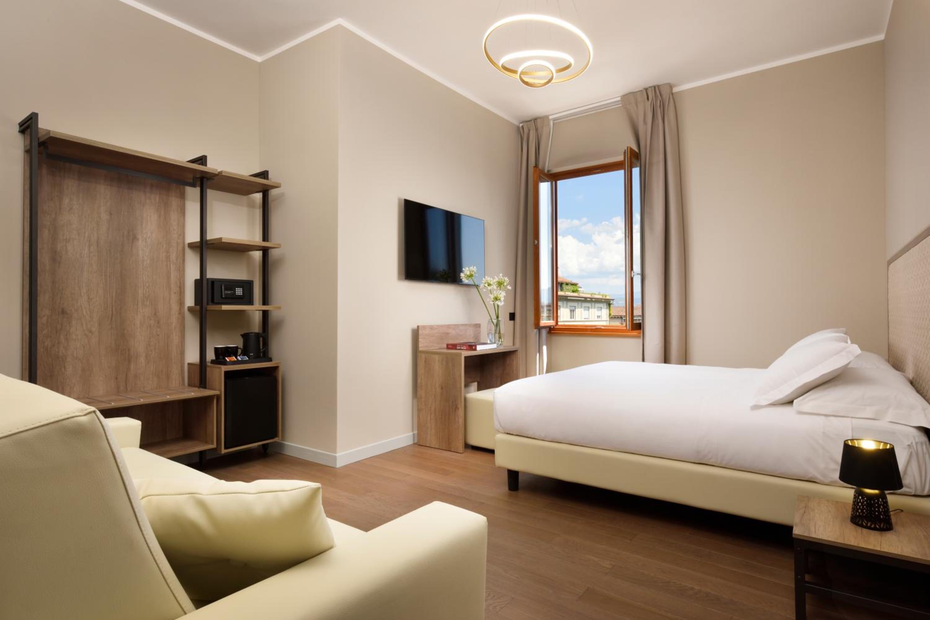 Deluxe Family Room with View photo 2
