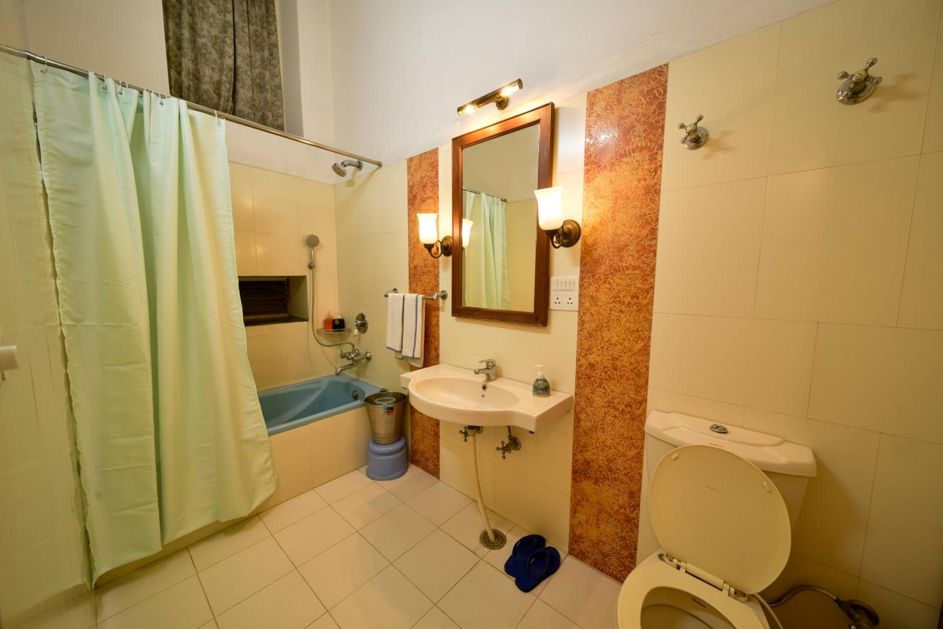 Deluxe Family Room - Photo 11