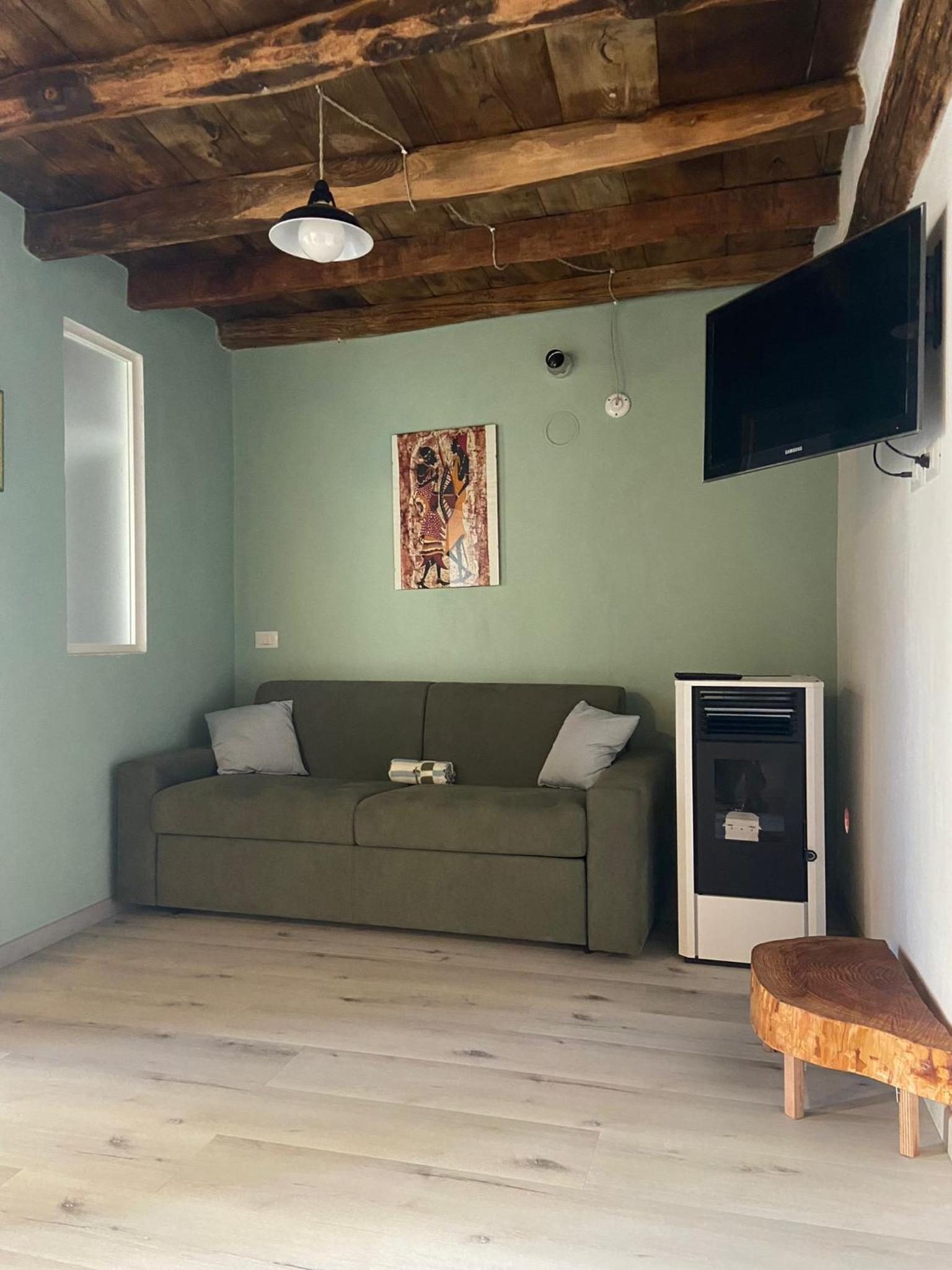 Superior One-Bedroom Apartment