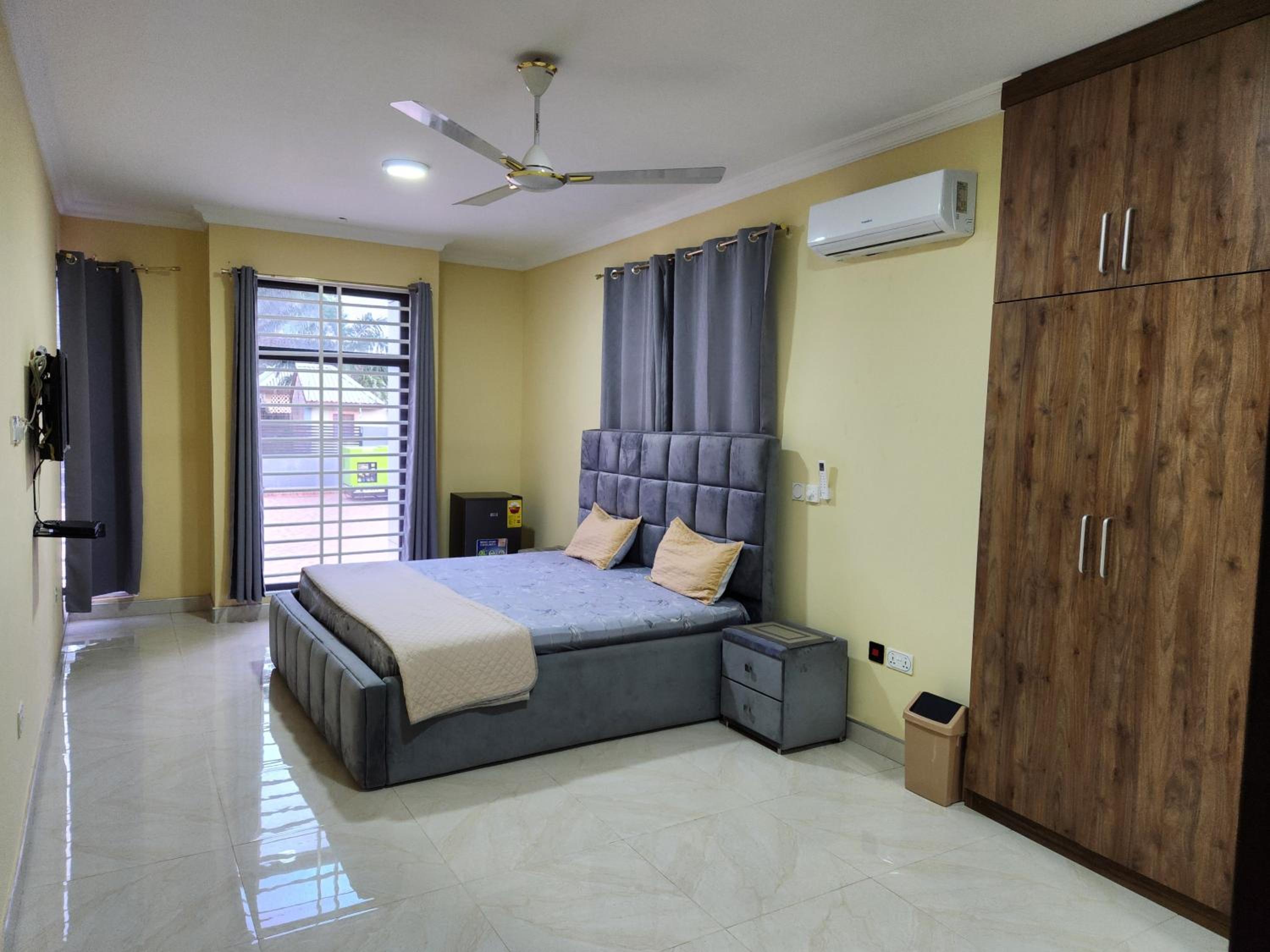 Three-Bedroom Villa photo 2