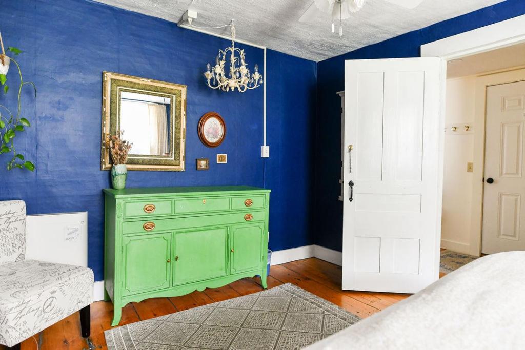 Deluxe Queen Room - Photo 1