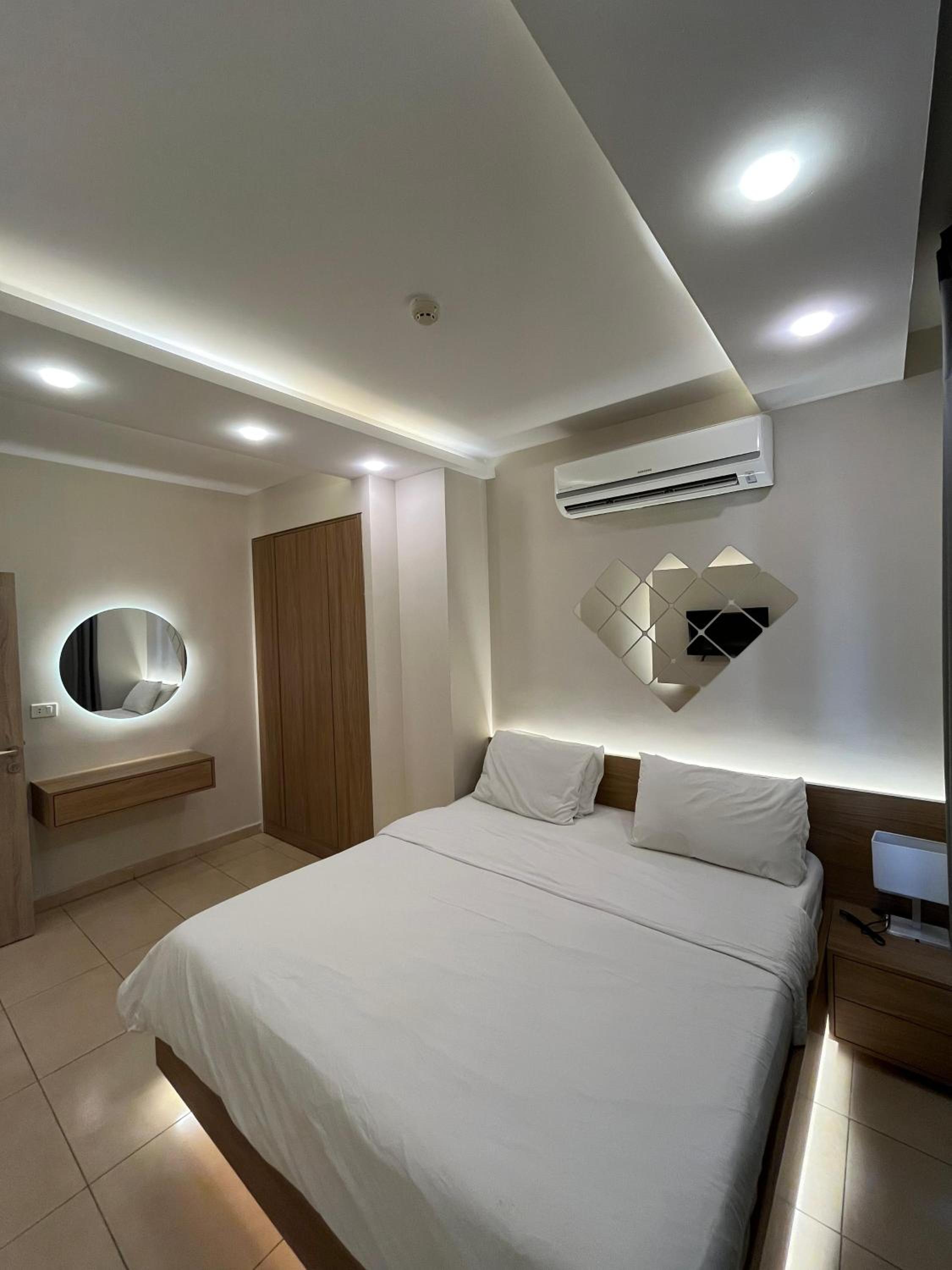 Deluxe King Suite