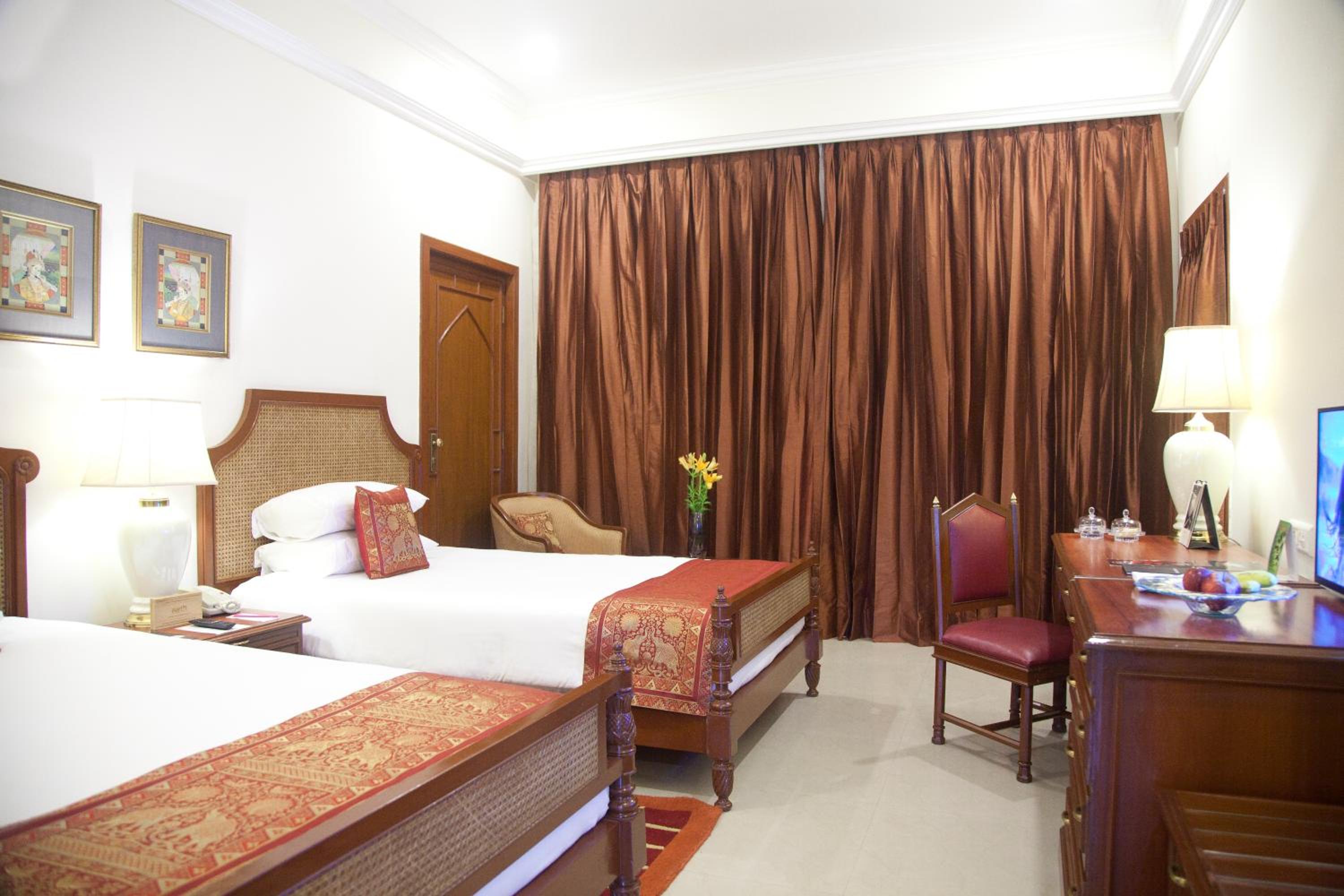 Superior Twin Room with Garden View - Photo 10