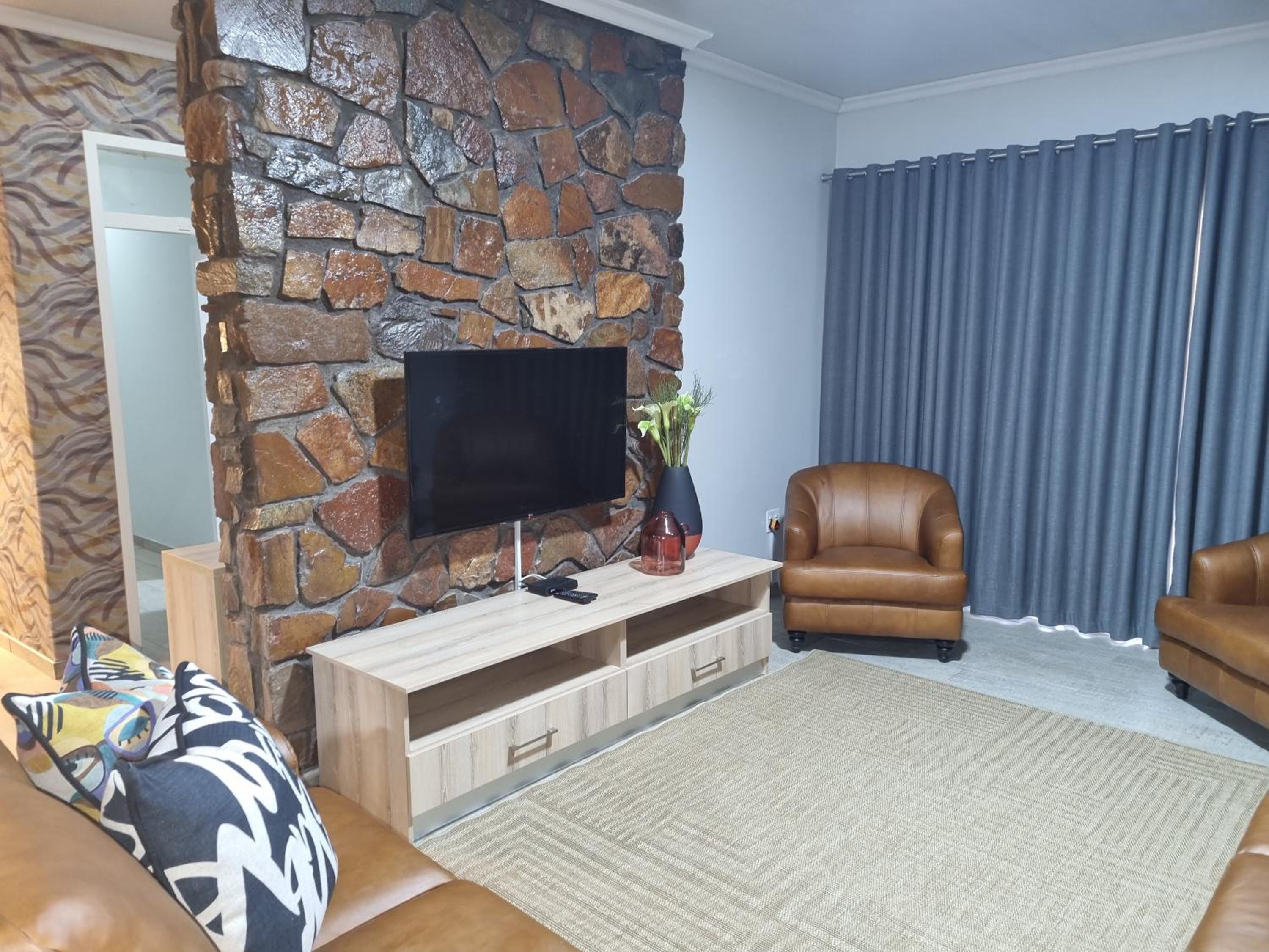 Family Room with Garden View photo 2