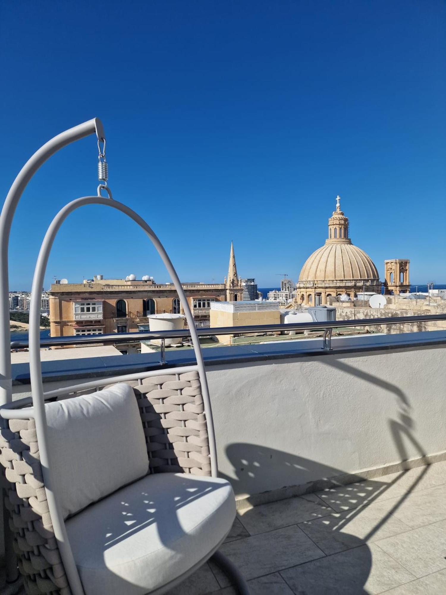 Superior Suite with Sea View and Hot Tub
