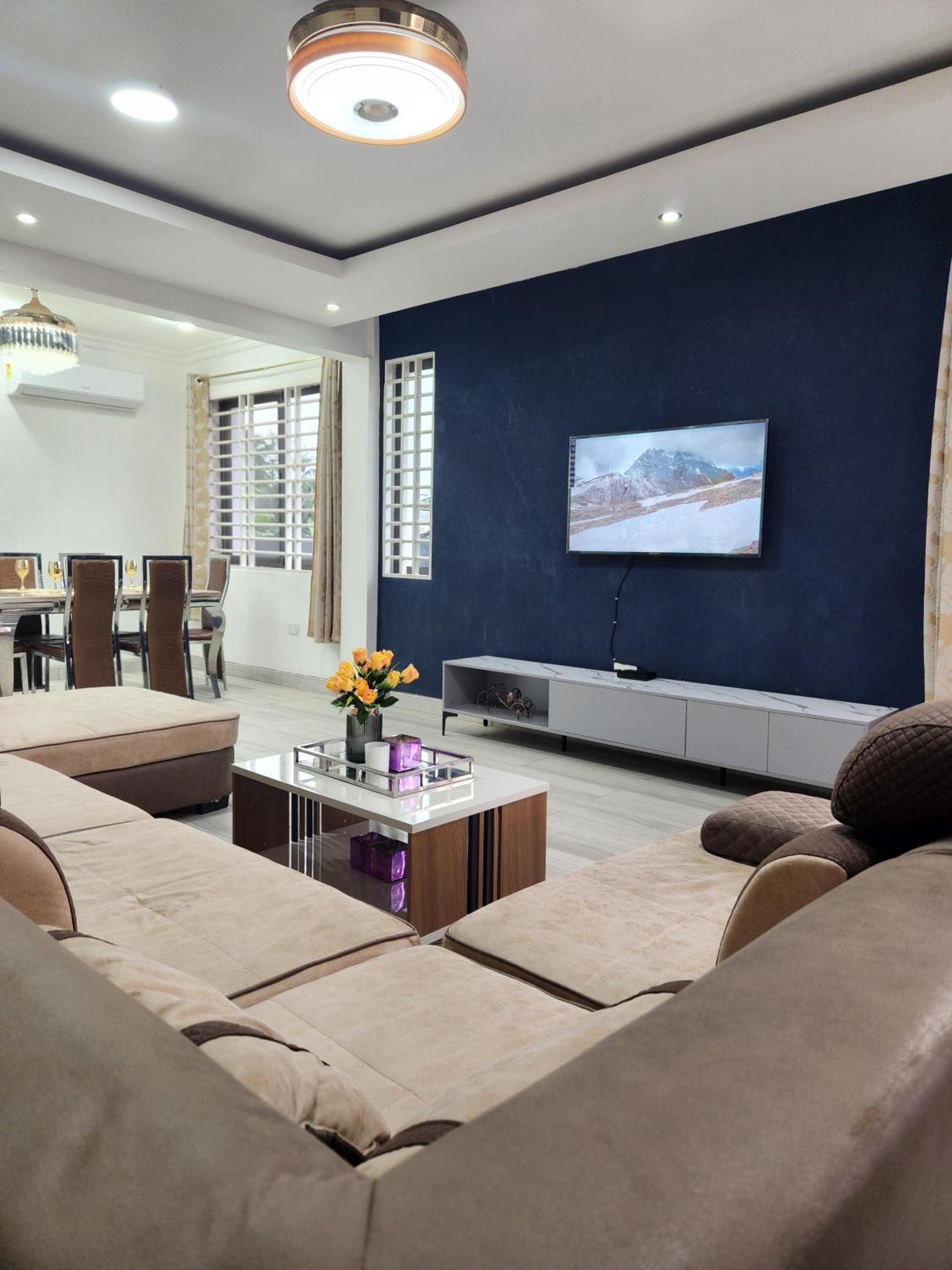 Three-Bedroom Villa photo 1