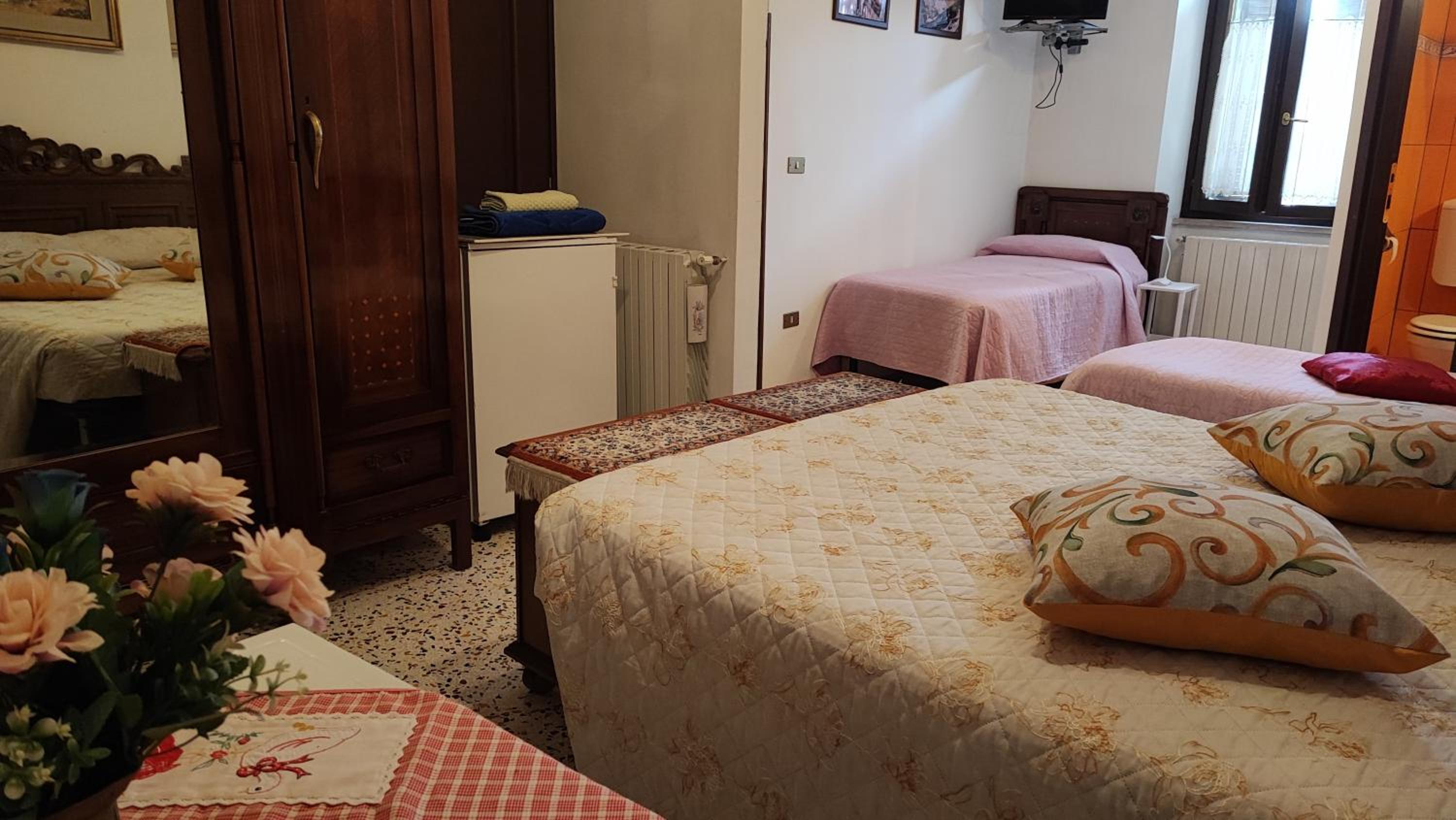 Quadruple Room - Photo 2