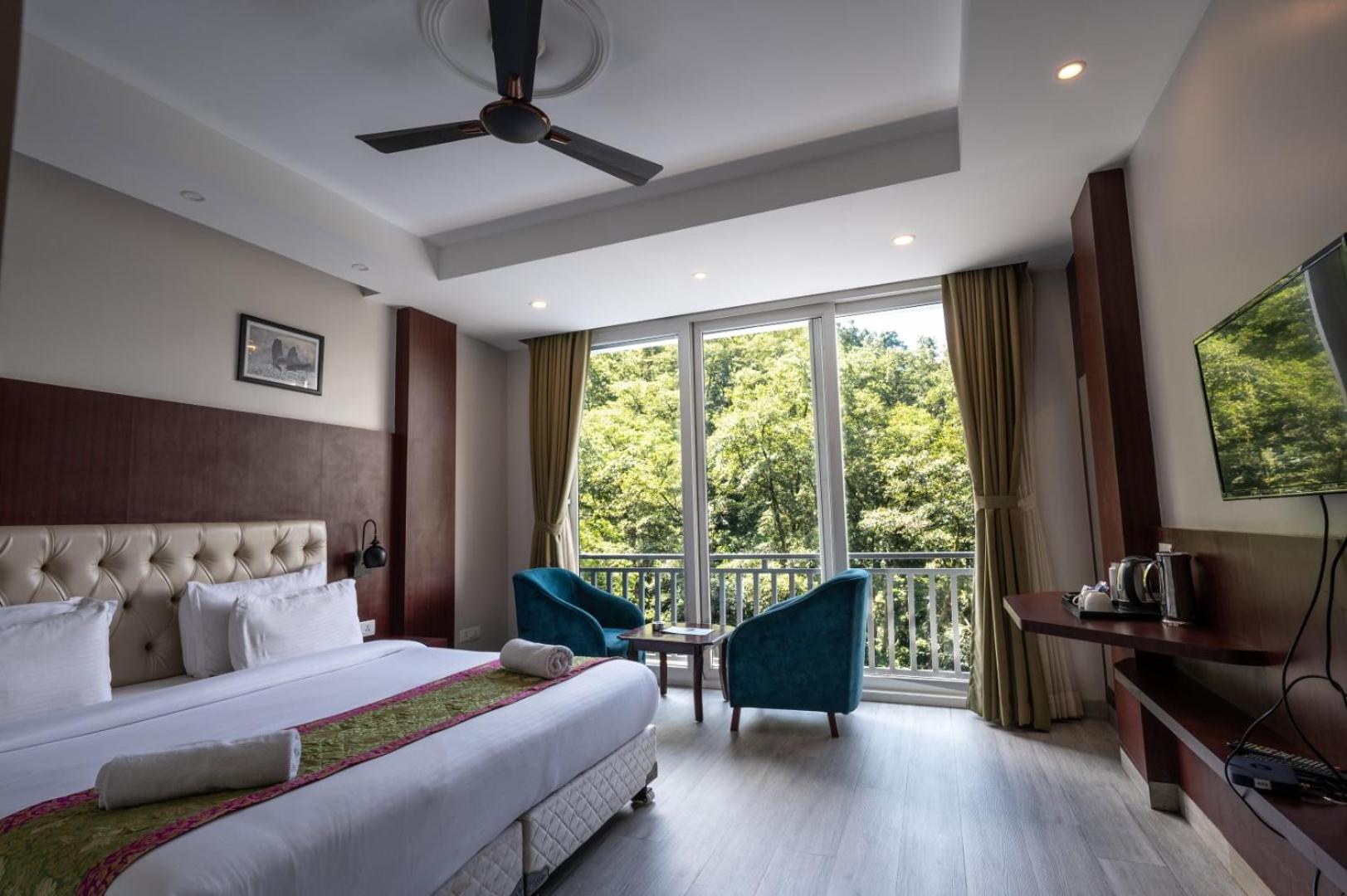 King Room With Balcony