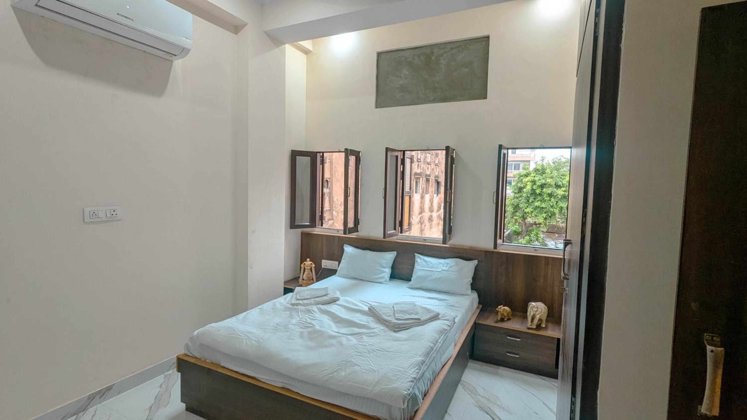 Double Room with Private Bathroom - Photo 4