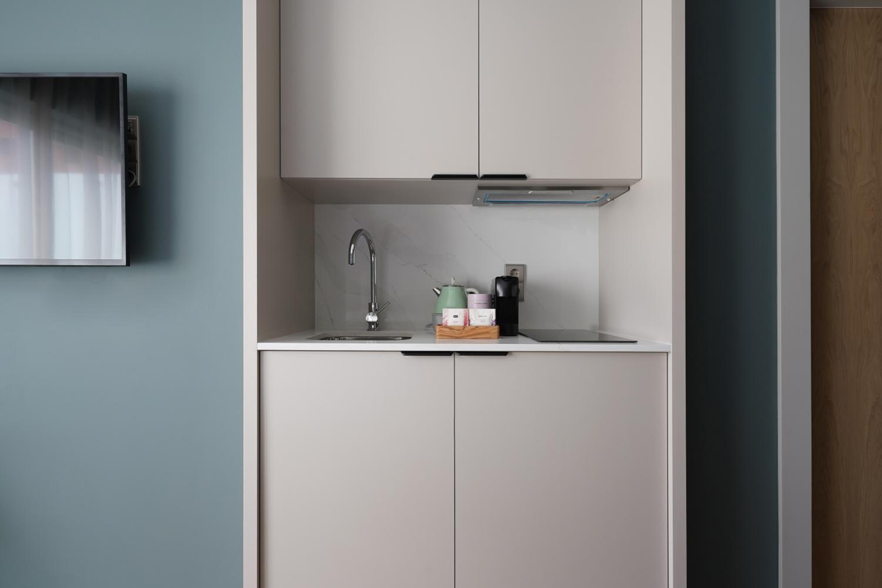 Medium Studio with Kitchenette and Terrace photo 2