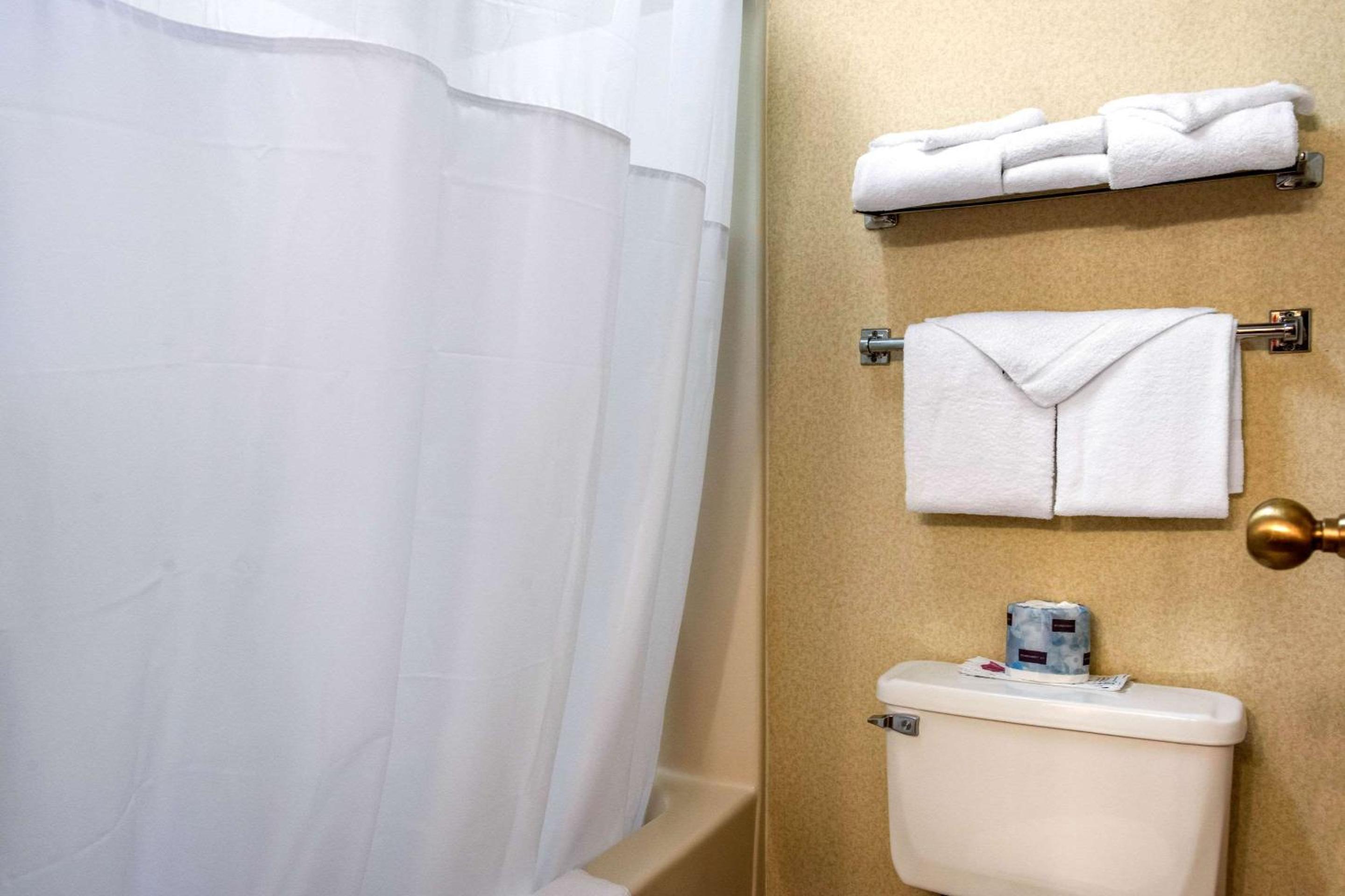 Double Room with Two Double Beds - Non-Smoking - Photo 2