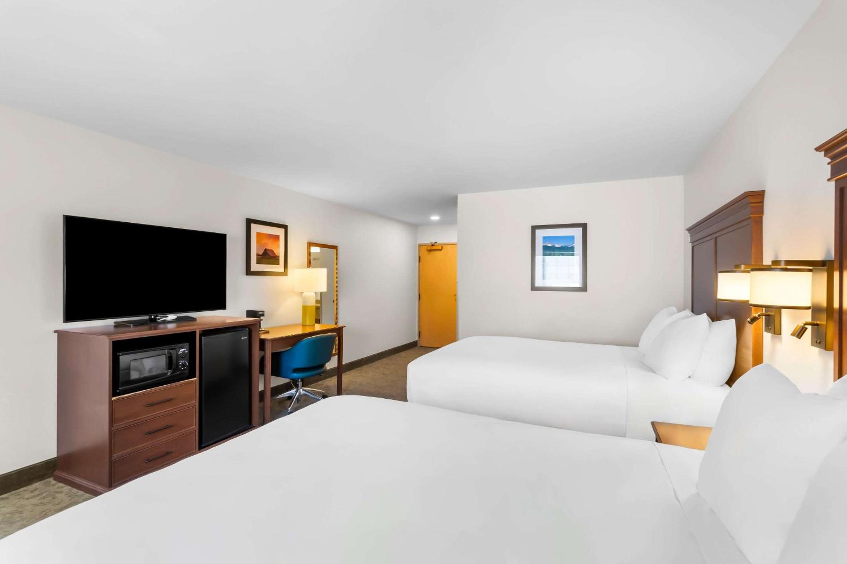 Standard Queen Room with Two Queen Beds - Non Smoking  - Photo 1