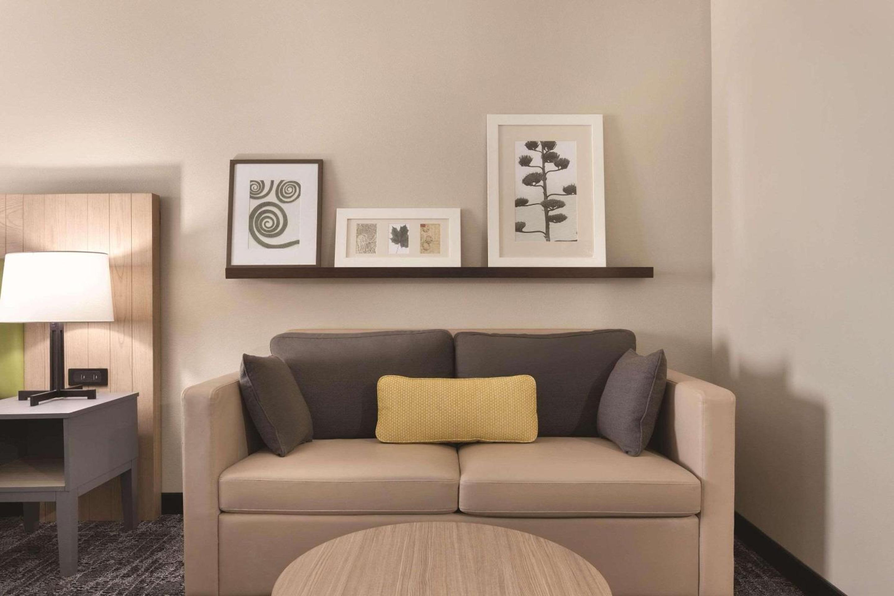 King Studio Suite with Sofa Bed - Non-Smoking photo 1