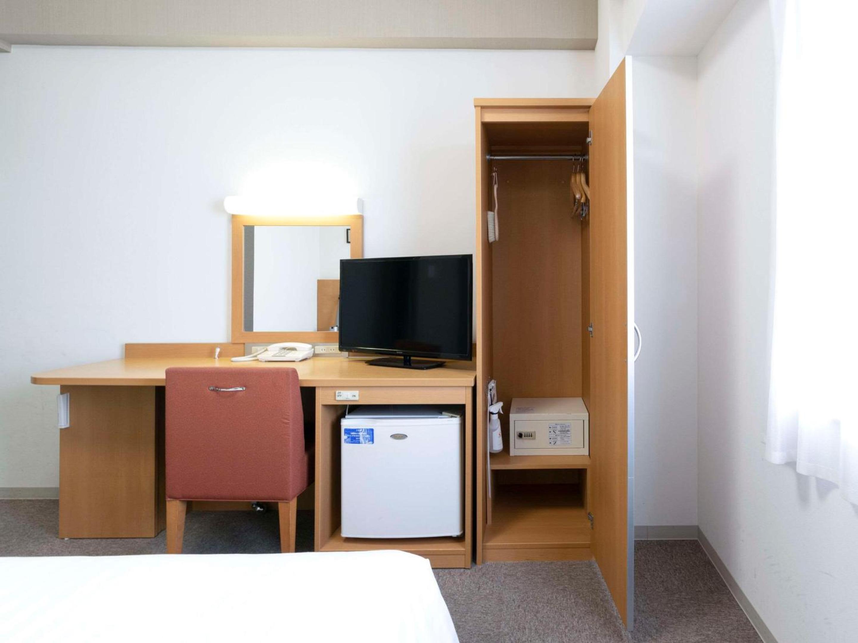 Queen Room - Non-Smoking - Photo 2