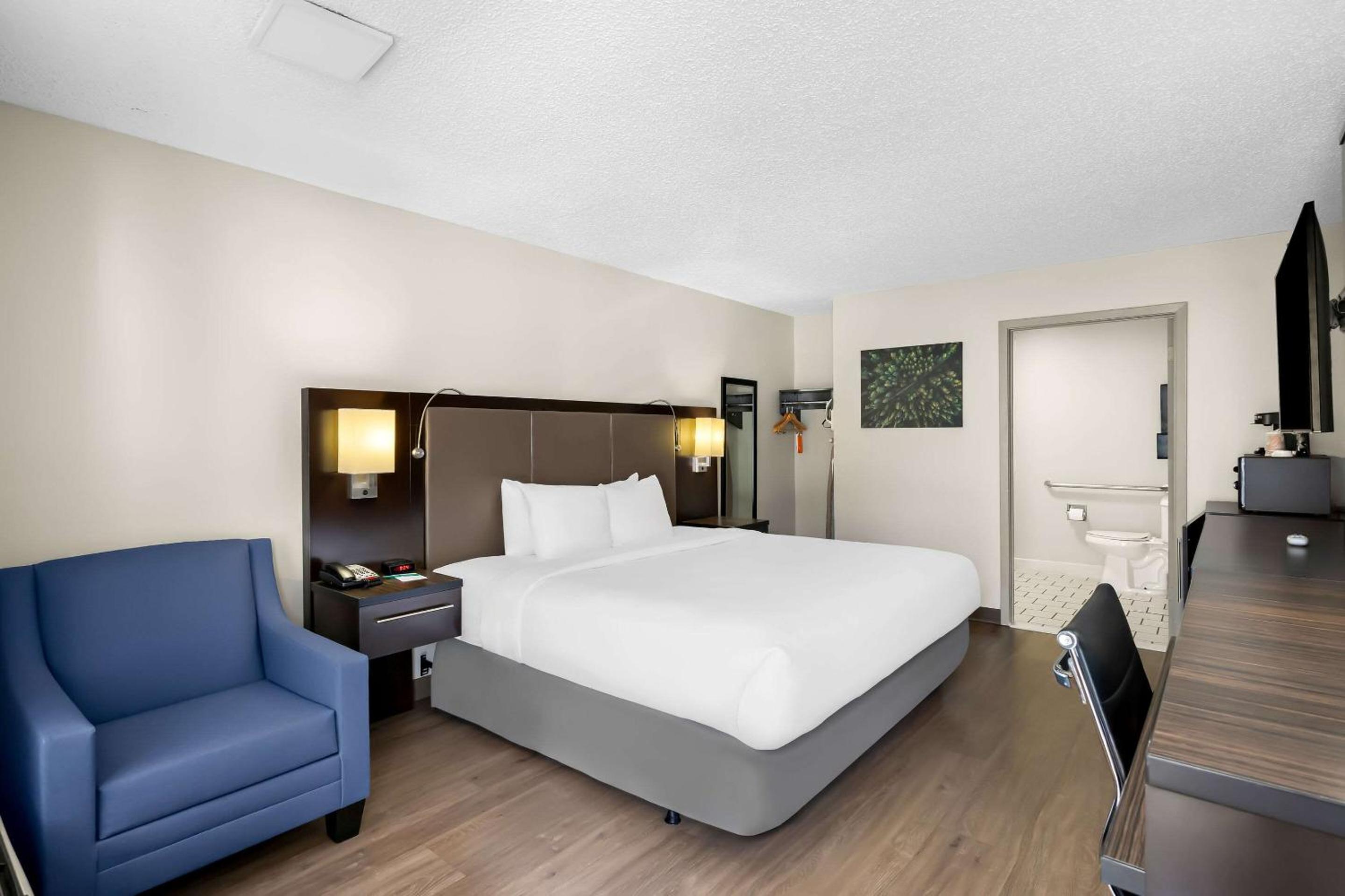 King Room - Disability Access/Non-Smoking - Photo 3