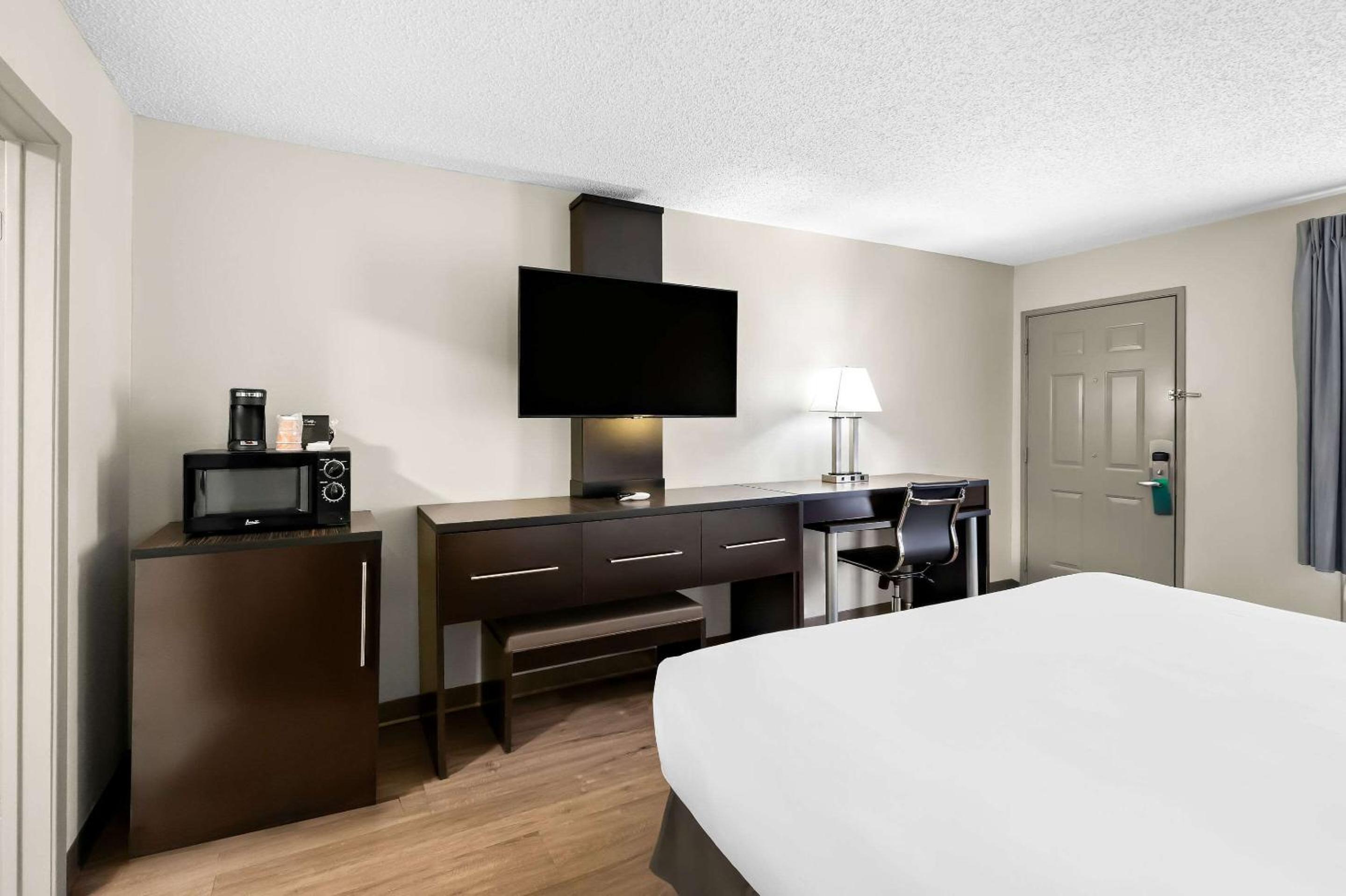 King Room - Disability Access/Non-Smoking - Photo 1