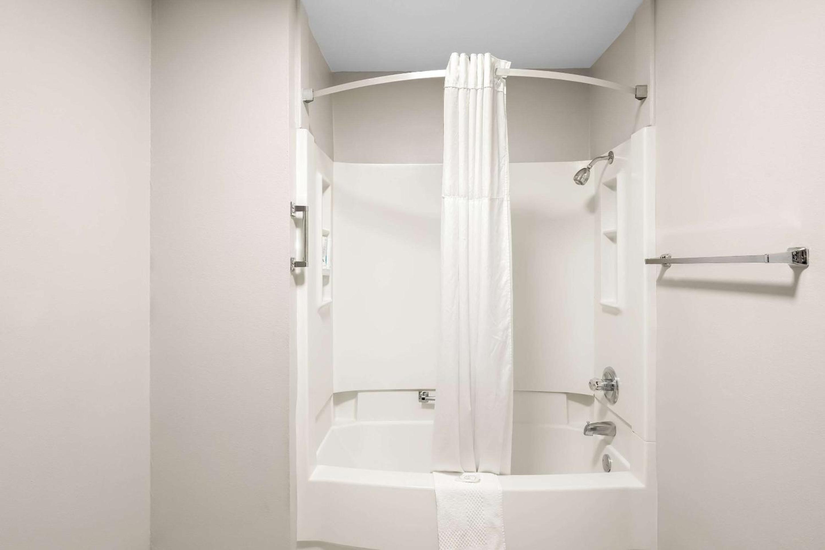 King Room - Disability Access/Non-Smoking - Photo 2