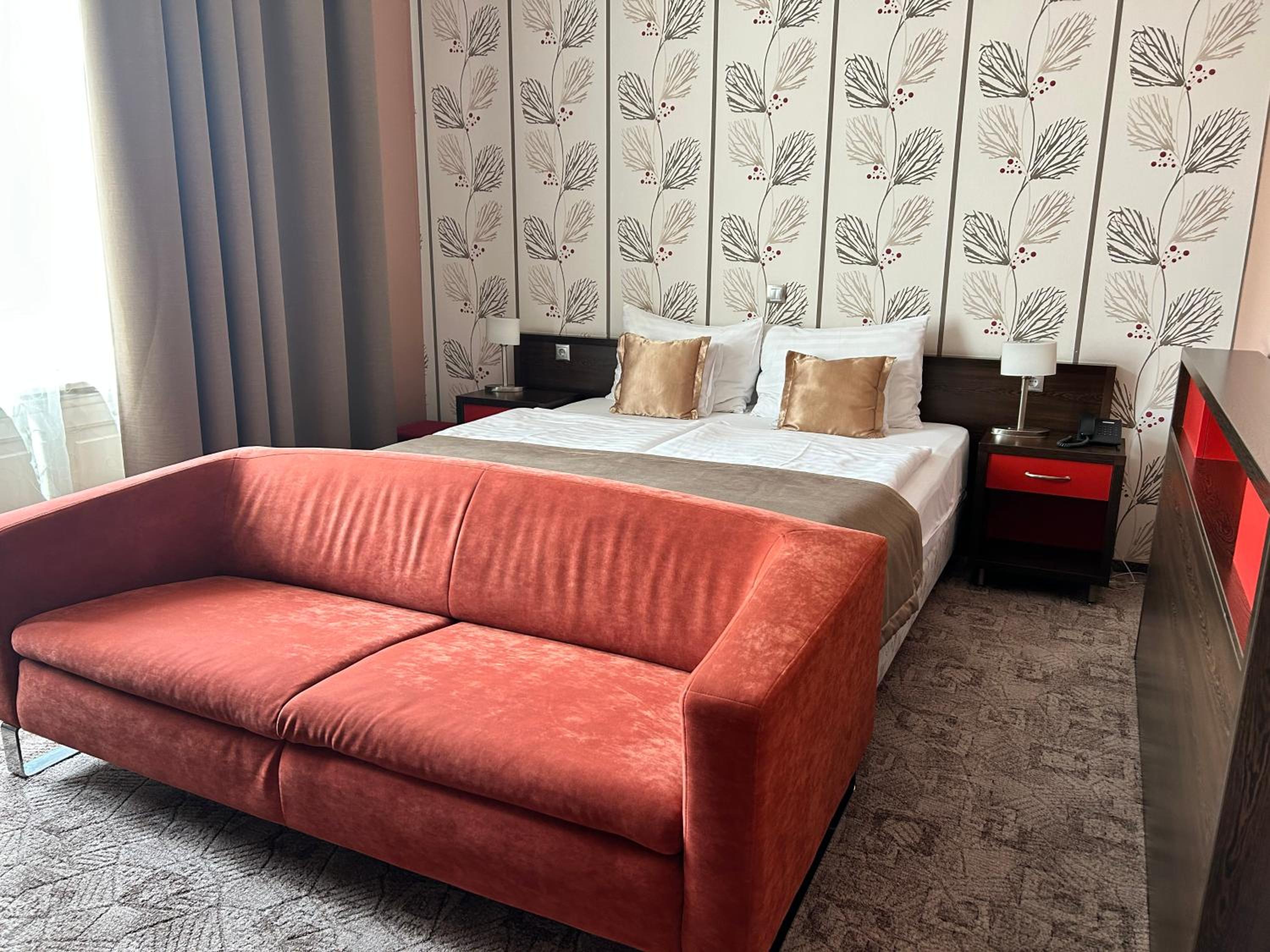 Deluxe Room - Photo 3