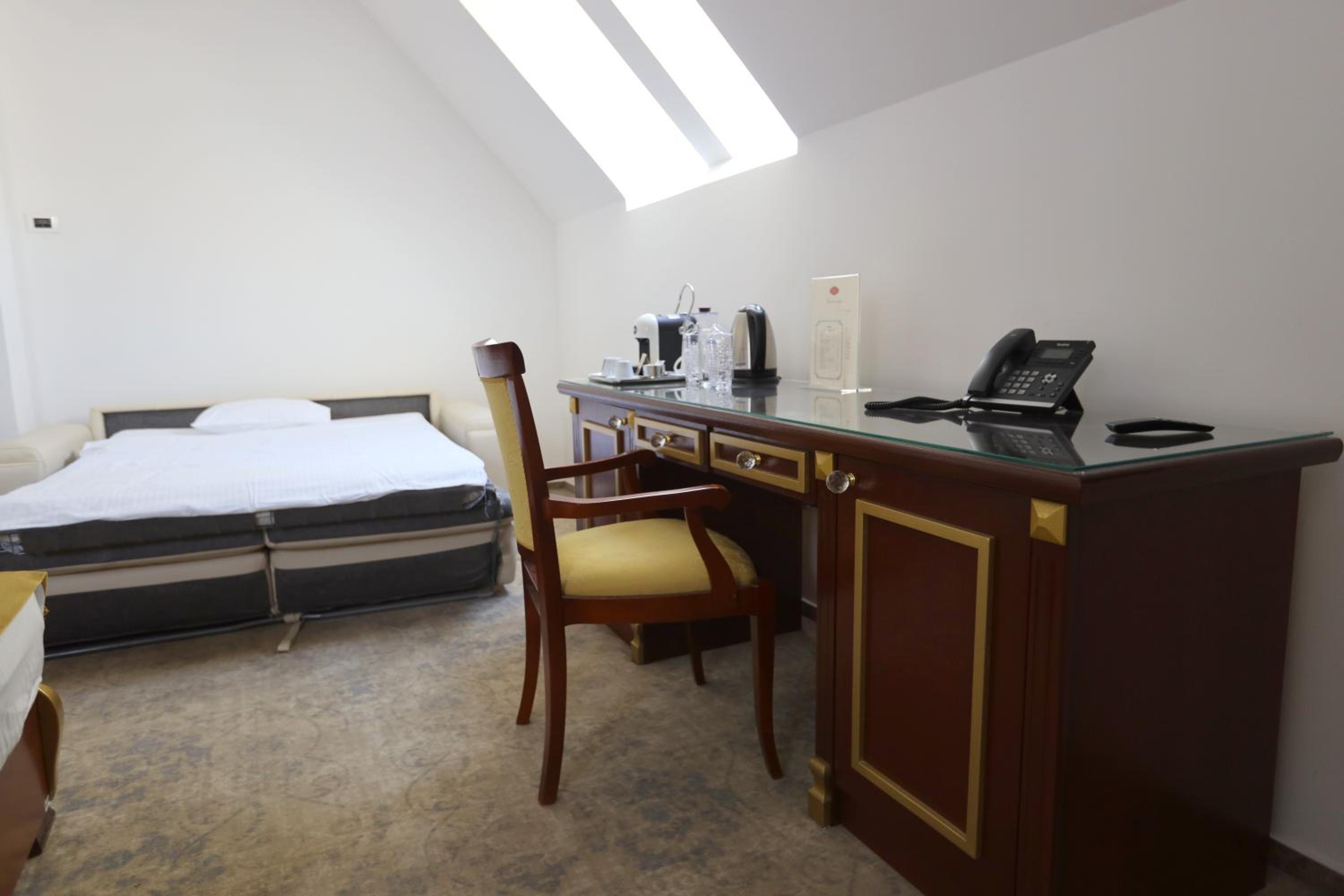 Superior Double or Twin Room - Photo 1
