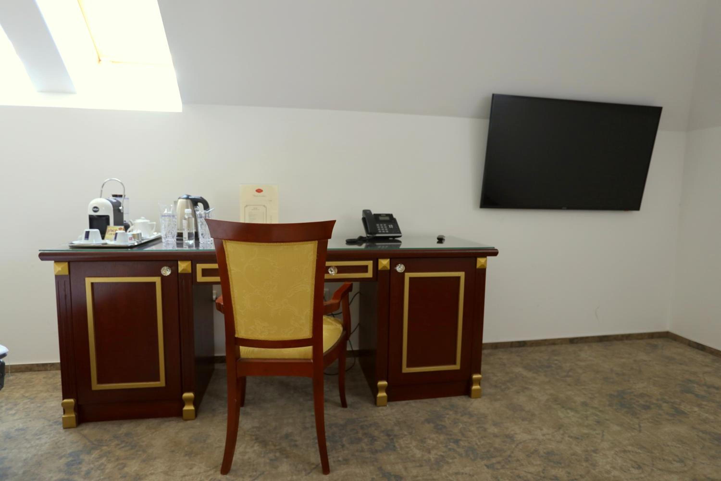 Superior Double or Twin Room - Photo 4