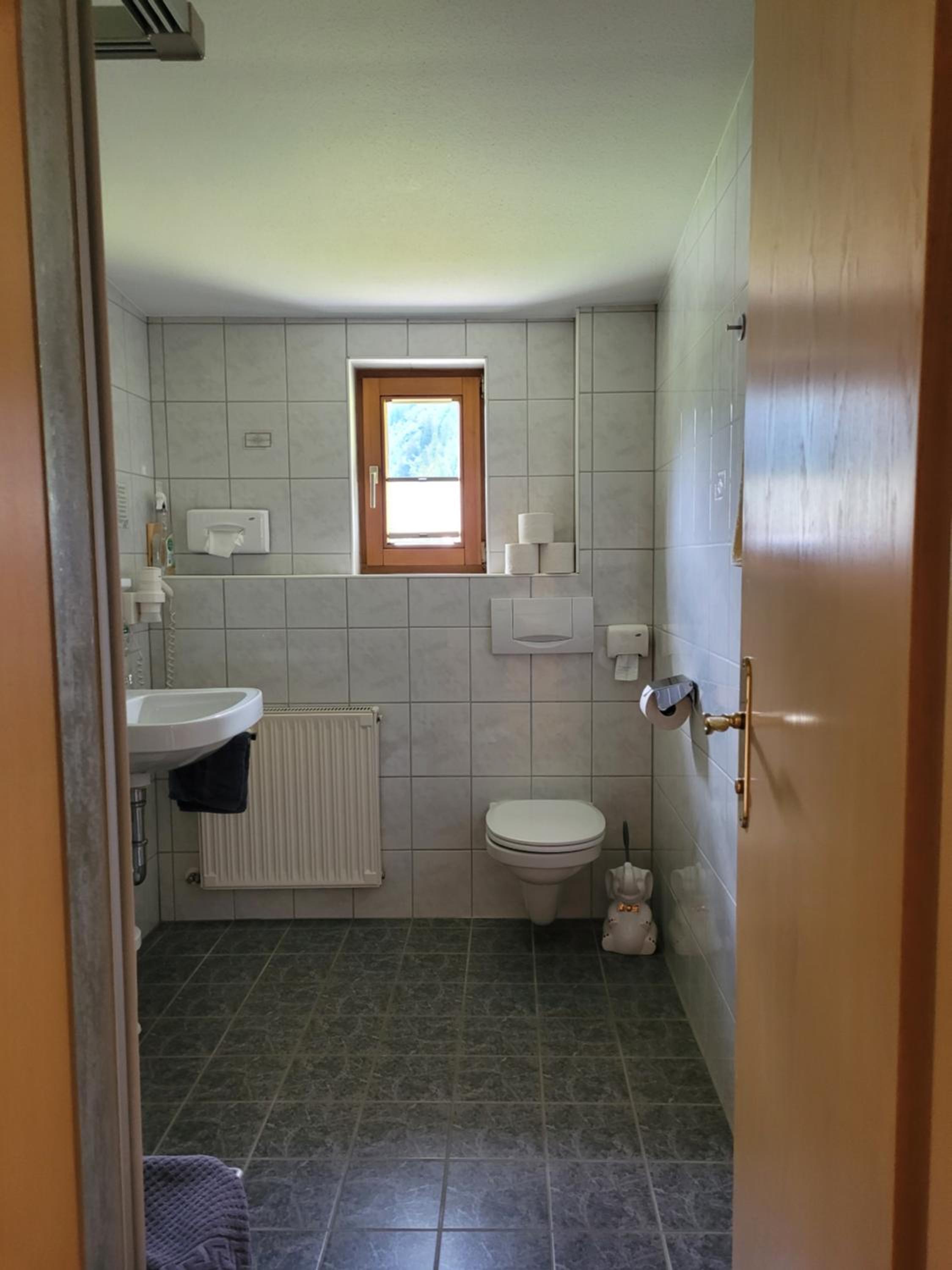 Two-Bedroom Apartment with Balcony photo 3