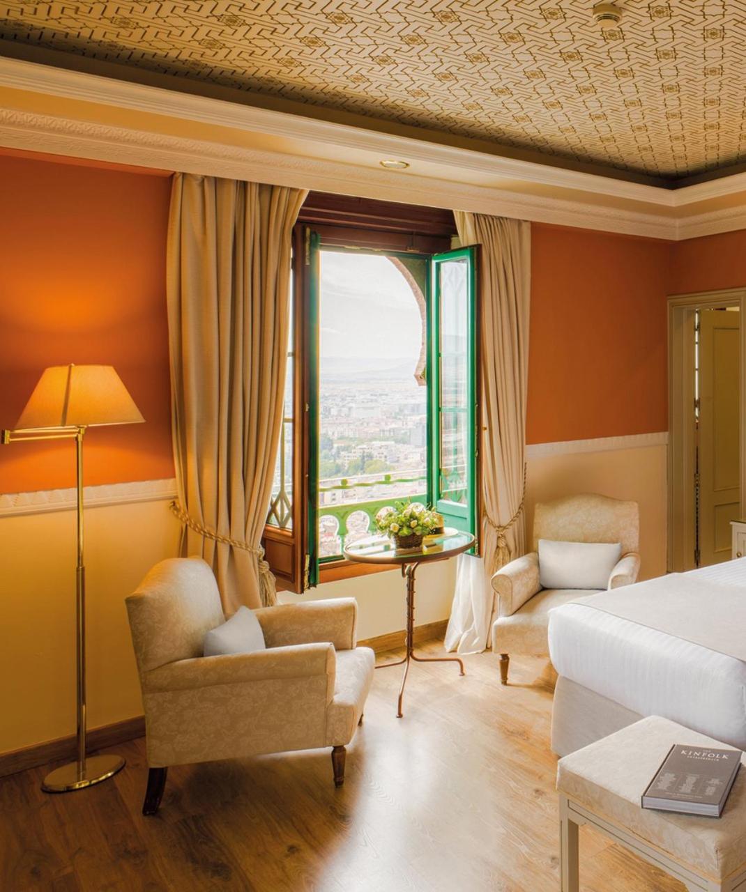 Habitación con vista a la ciudad - Cama queen - No fumadores