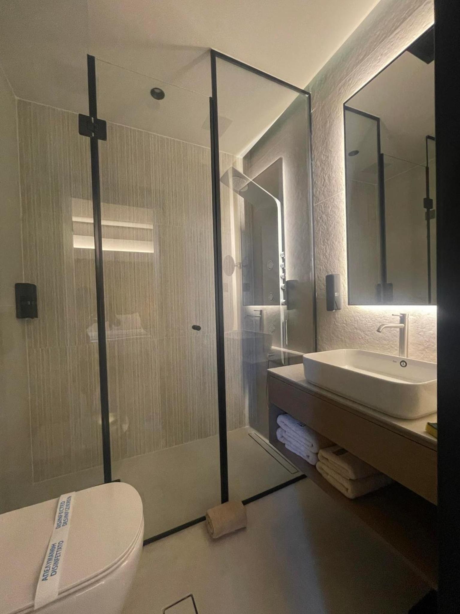 Standard Double Room - Photo 7
