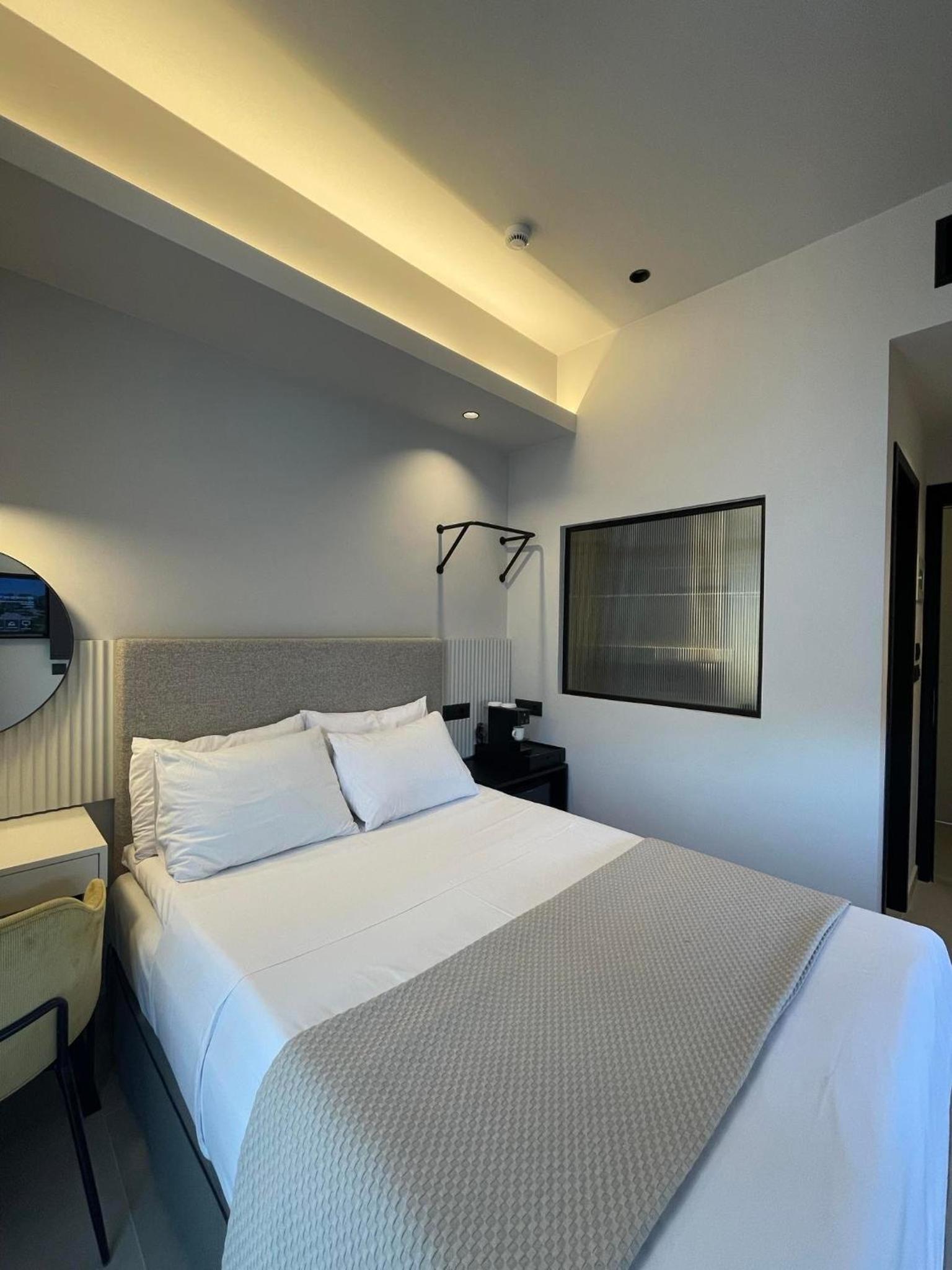 Standard Double Room - Photo 6