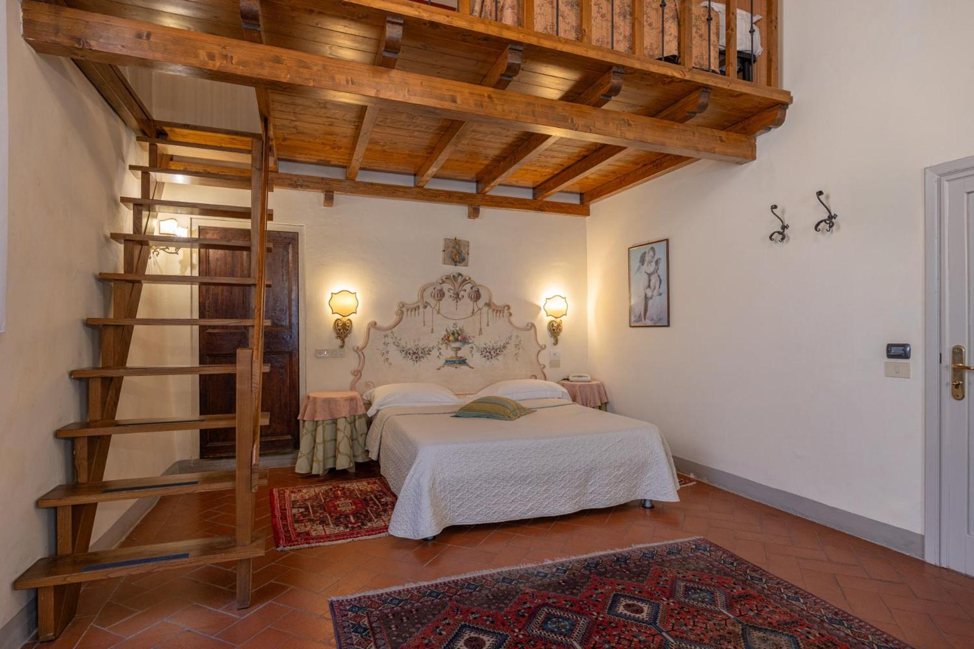 Quadruple Room - Photo 12