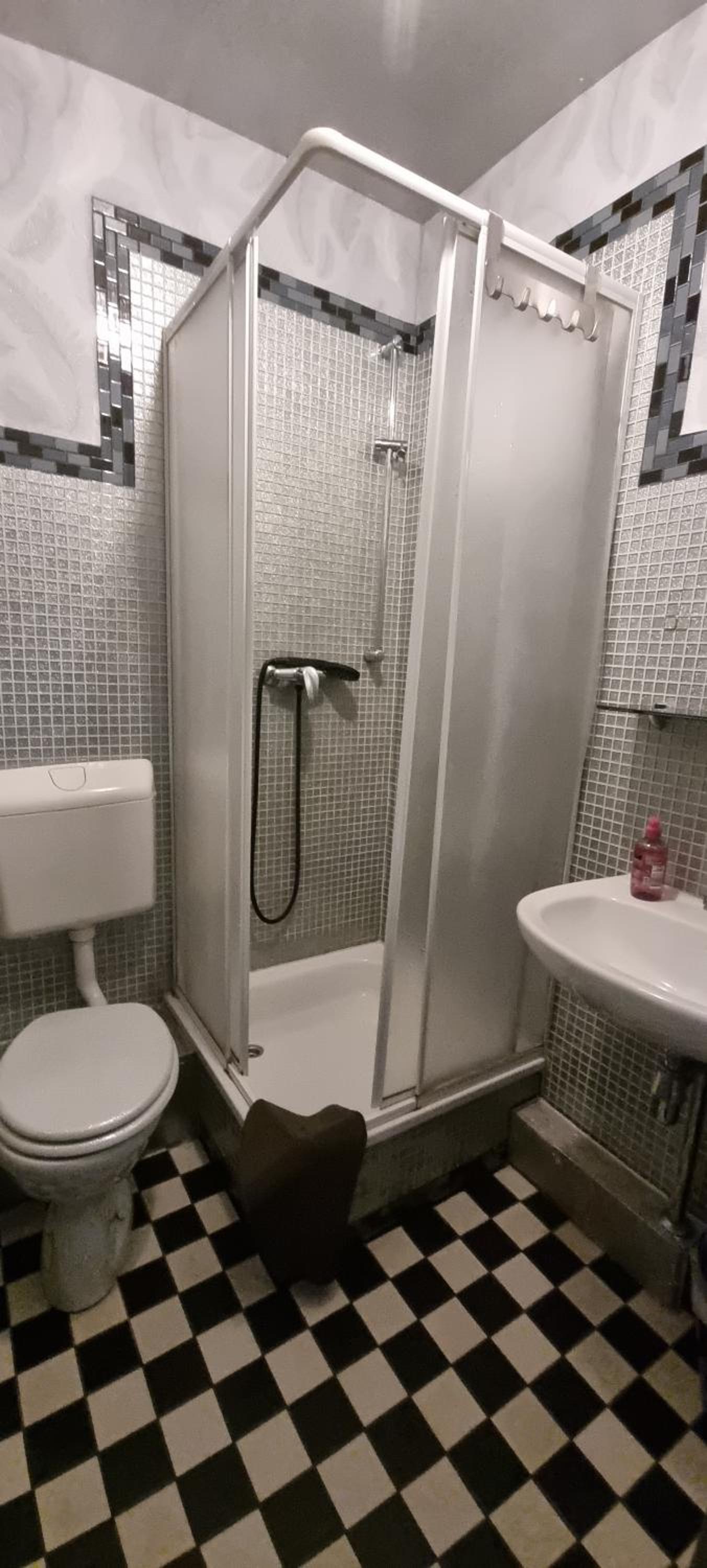 Double Room with Private Bathroom - Photo 5