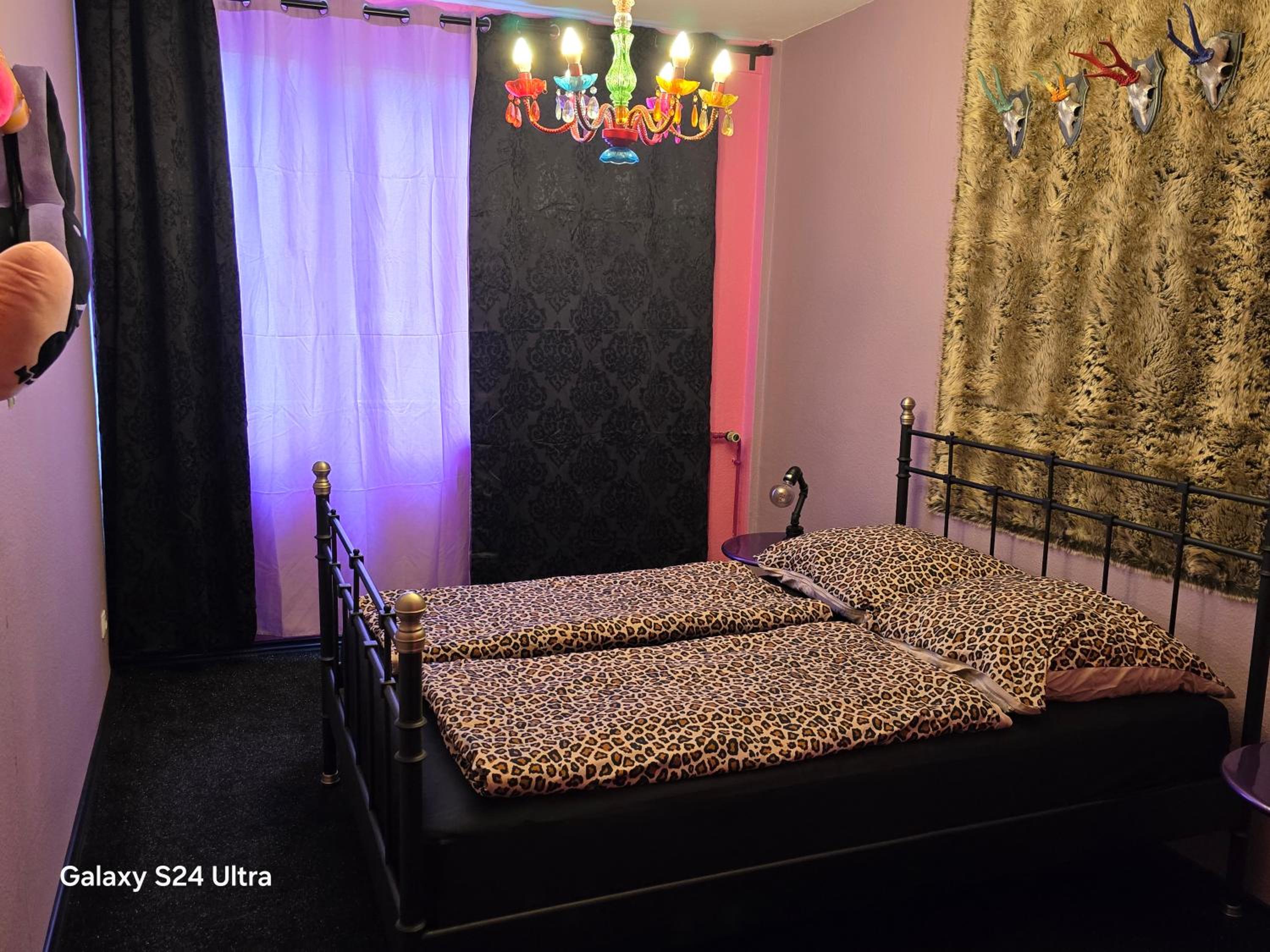 Double Room with Private Bathroom - Photo 3