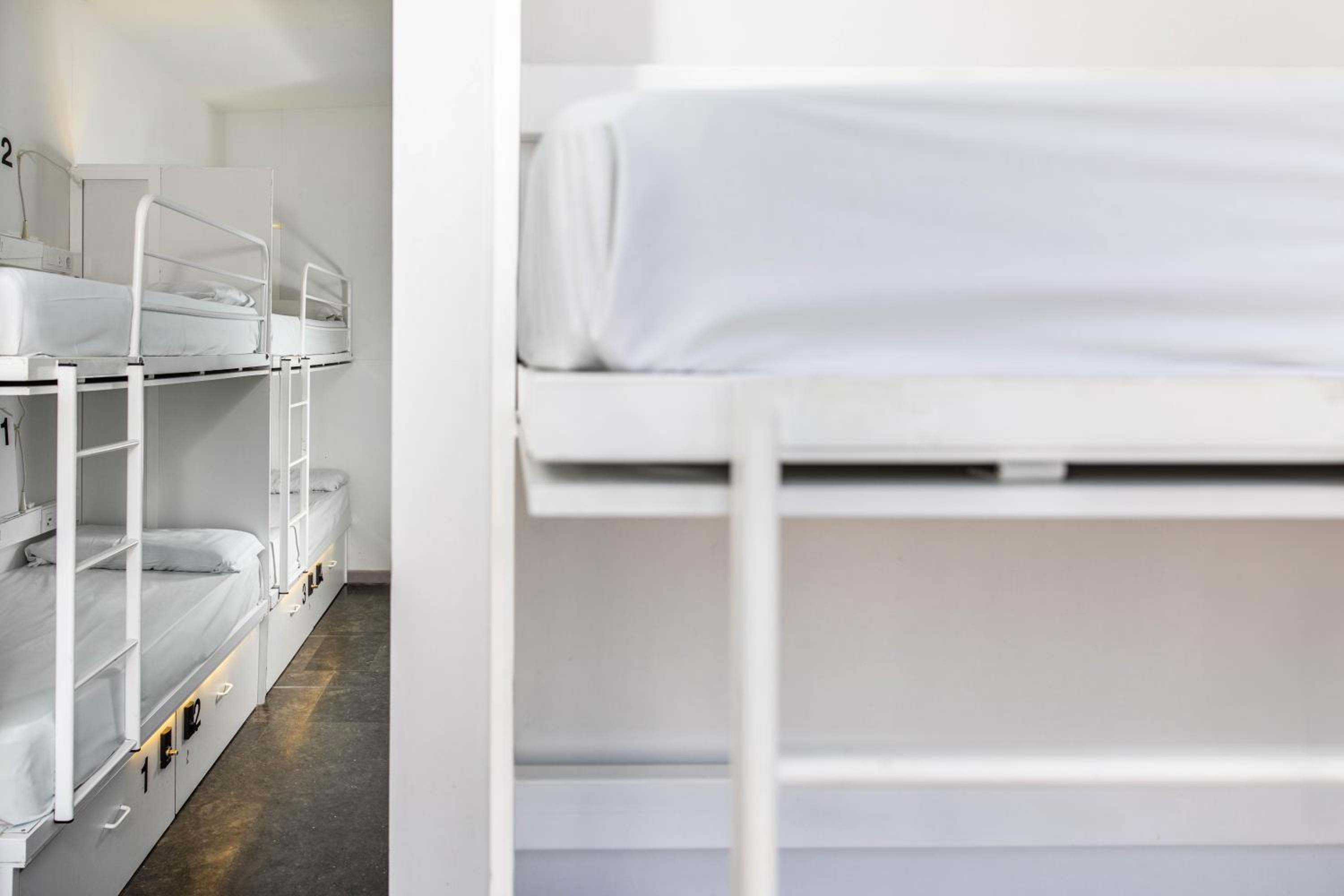Bed in 8-Bed Dormitory Room photo 1