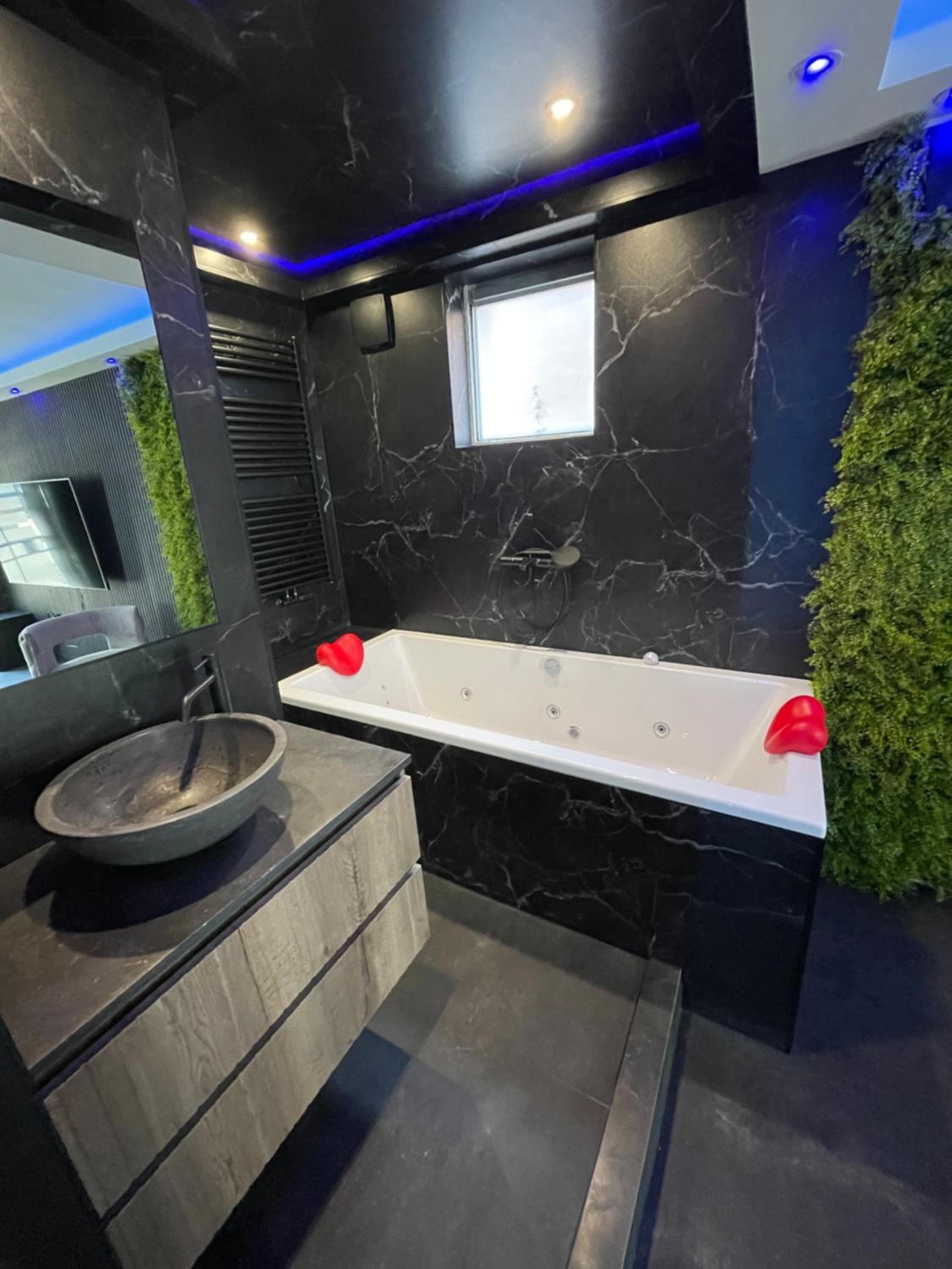 King Room with Spa Bath S3