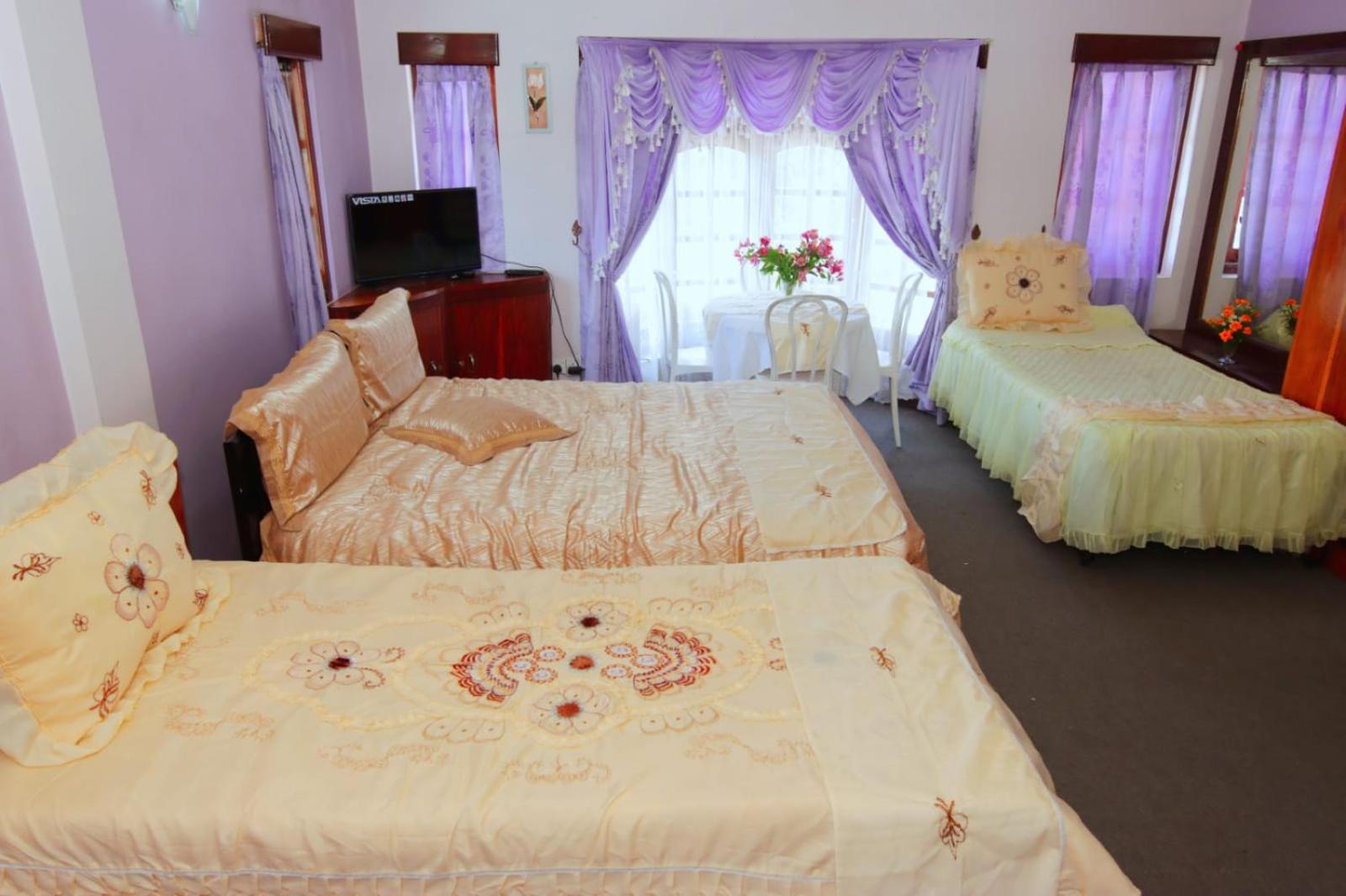 Deluxe Family Room photo 1