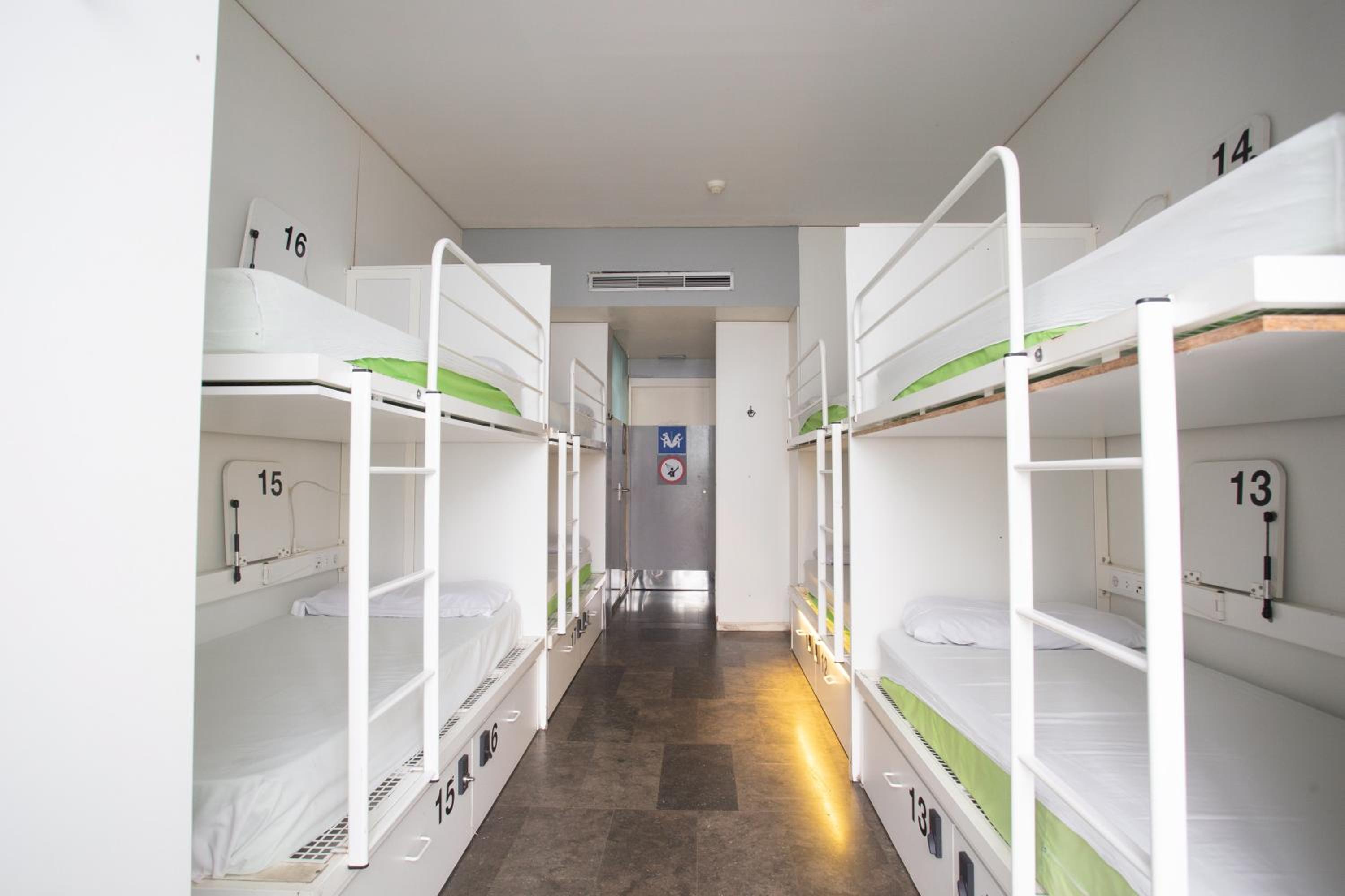 Bed in 20-Bed Mixed Dormitory Room photo 1