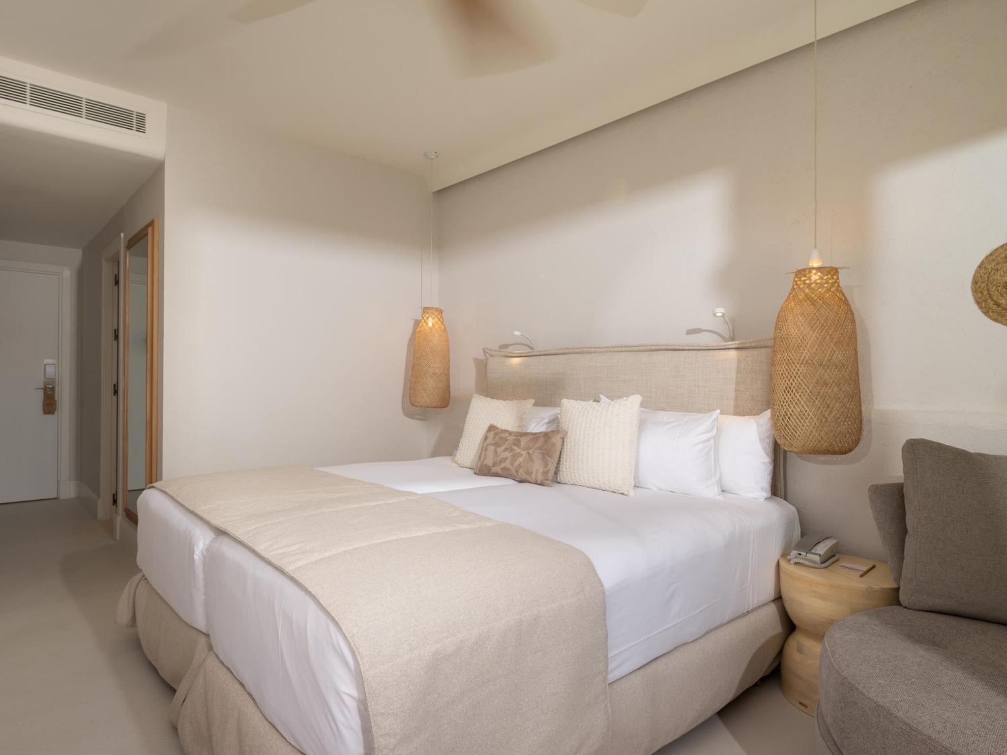 Chambre Double ou Lits Jumeaux avec Accès Piscine