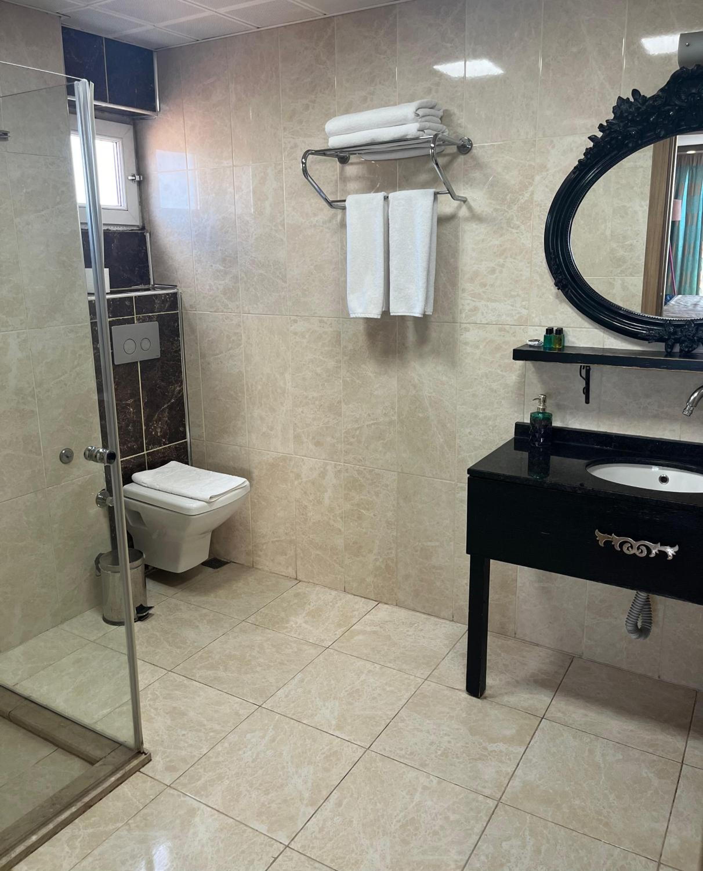  A Palace King Suite with Spa Bath and Panoramic View photo 3