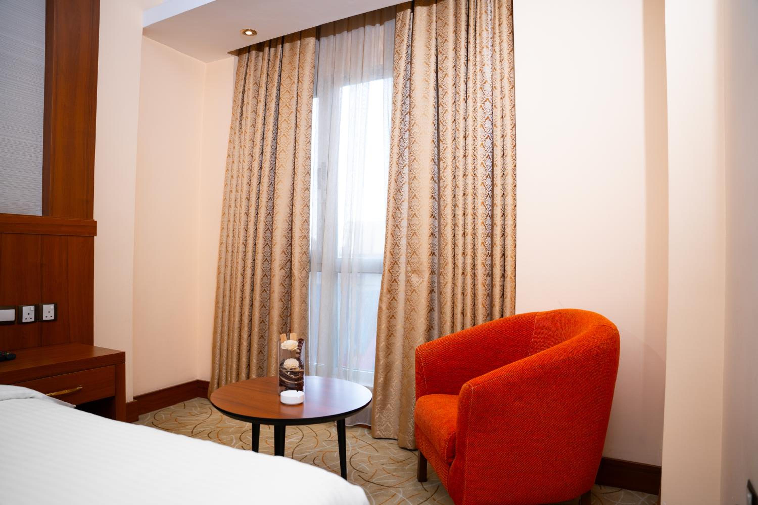 Standard Twin Room - Photo 3