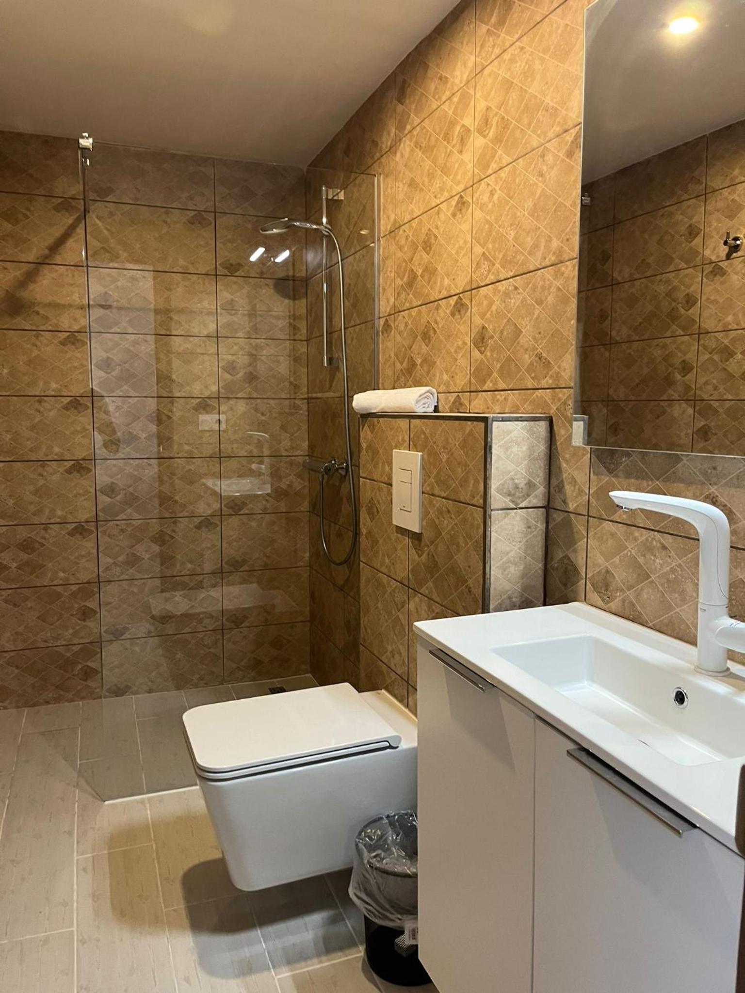 Double Room with Private Bathroom photo 3